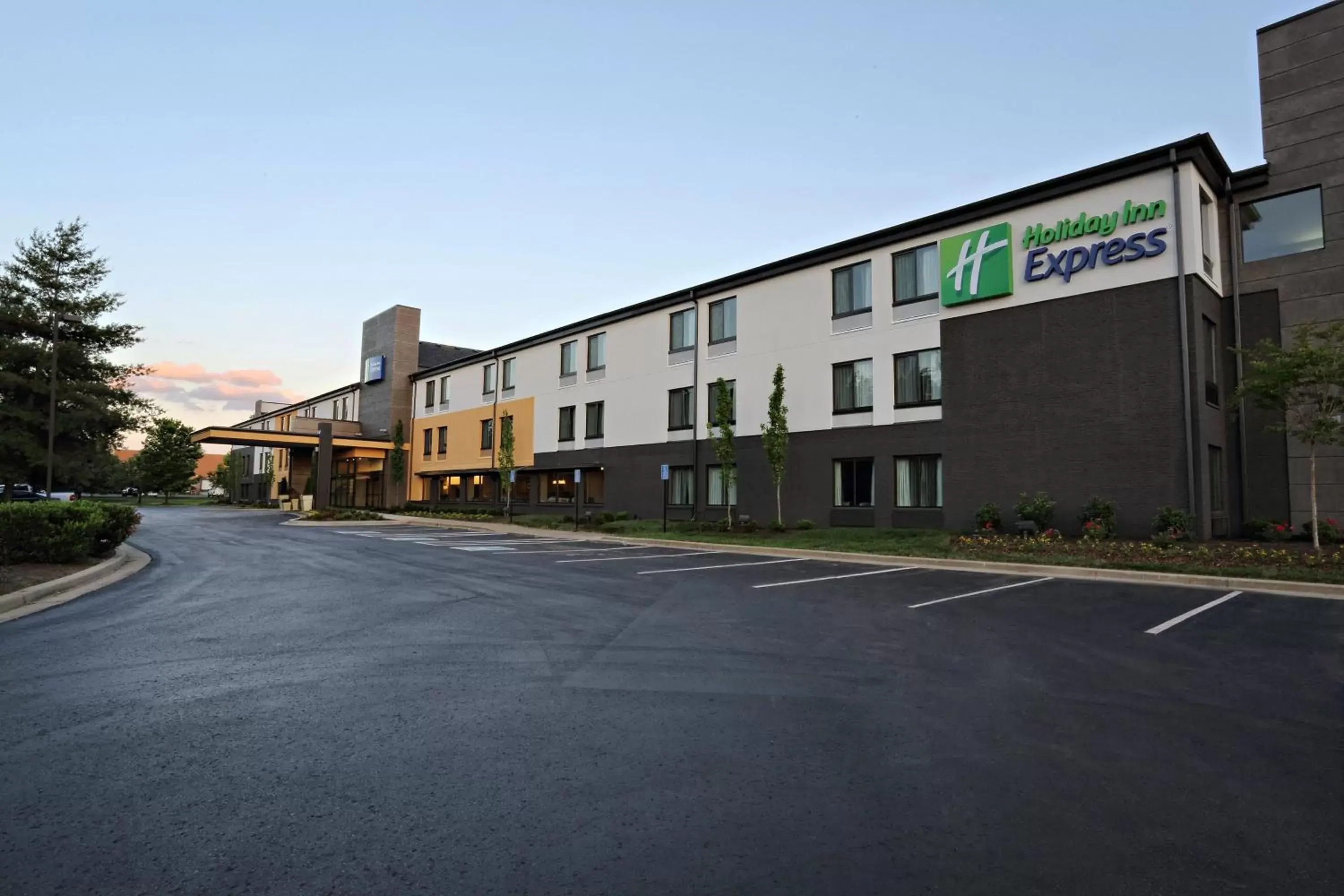 Property Building in Holiday Inn Express Brentwood-South Cool Springs, an IHG Hotel