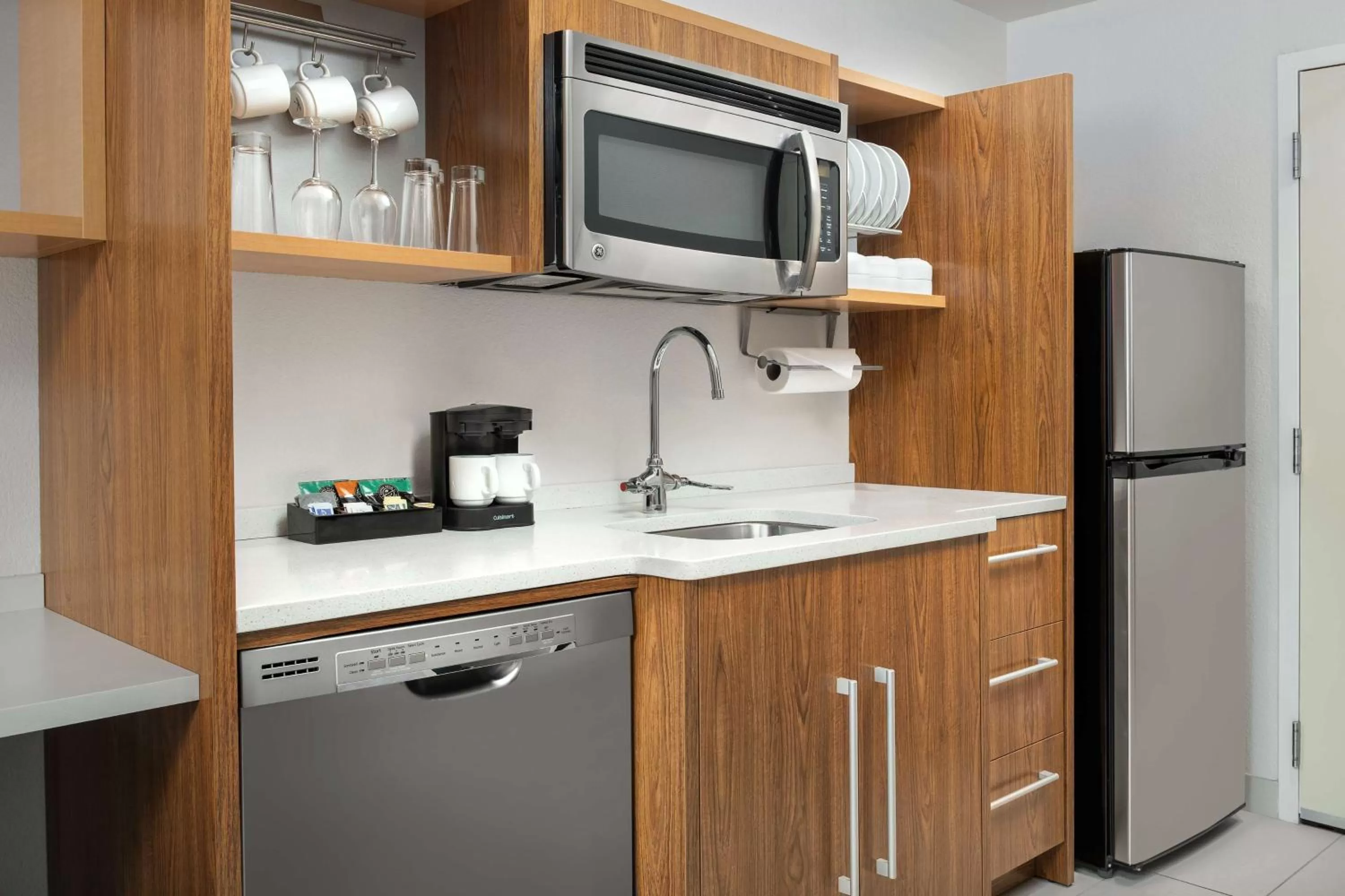 Kitchen or kitchenette in Home2 Suites by Hilton Austin Round Rock