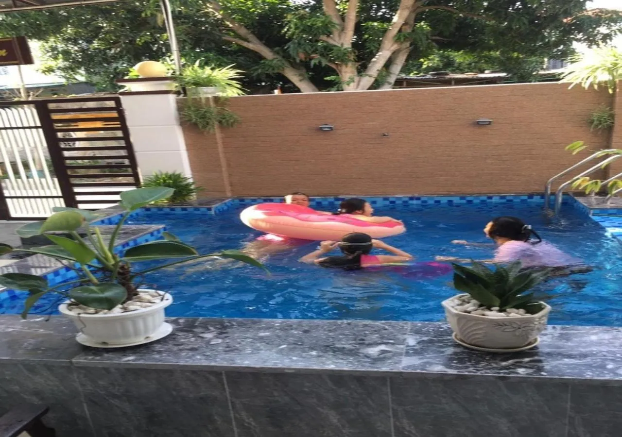 Swimming pool in Riverlife Homestay