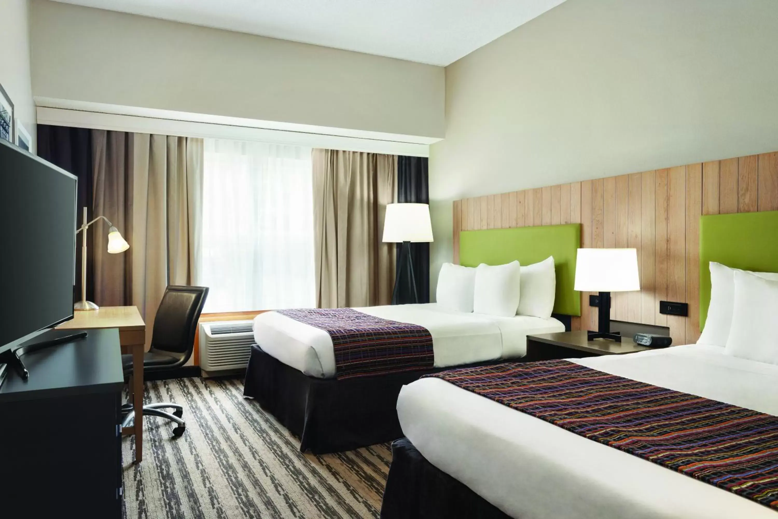 Bedroom, Bed in Country Inn & Suites by Radisson, Nashville Airport East, TN