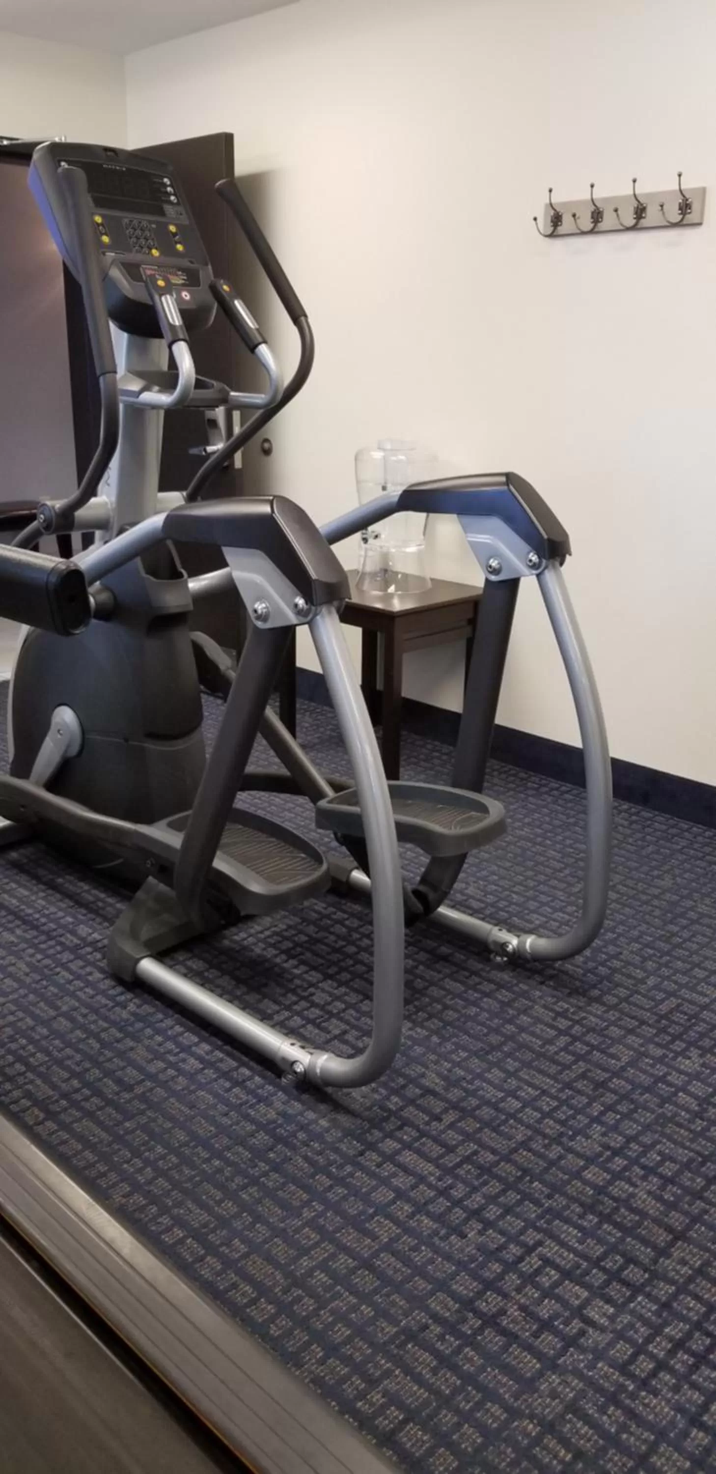 Fitness centre/facilities in Super 8 by Wyndham Lachenaie/Terrebonne