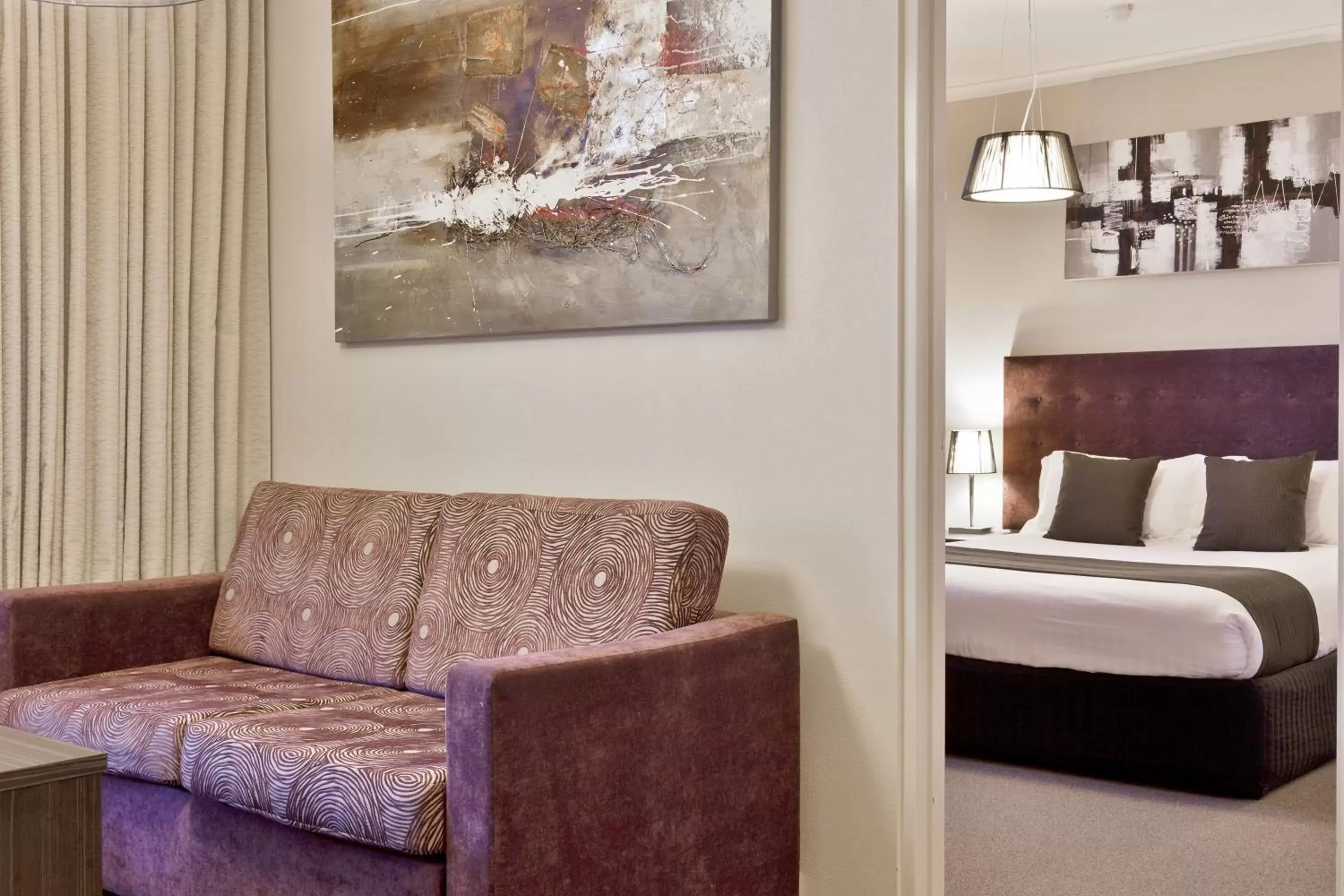 Living room, Seating Area in Mantra Pavilion Hotel Wagga