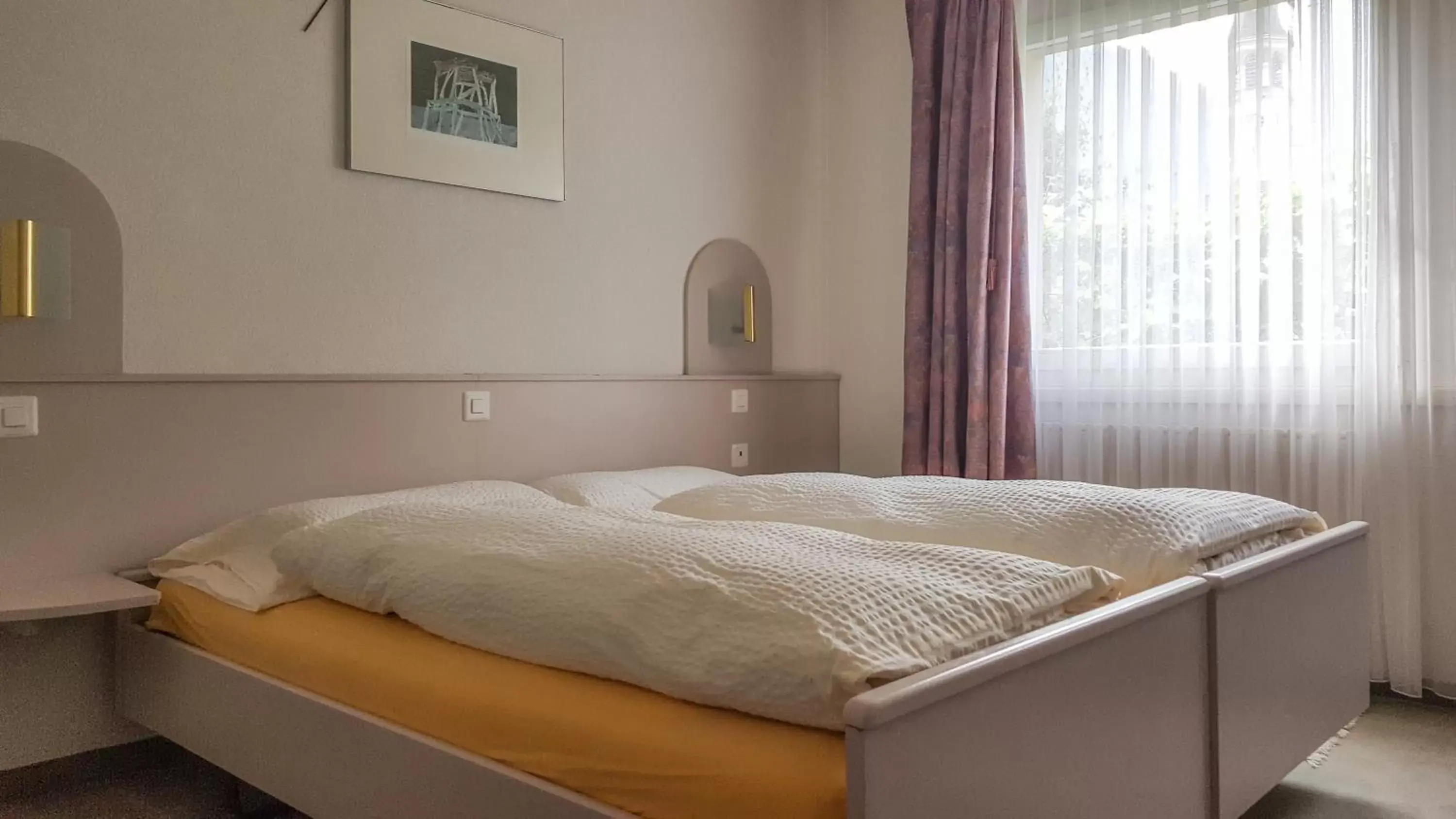 Bedroom, Bed in Hôtel les Berges