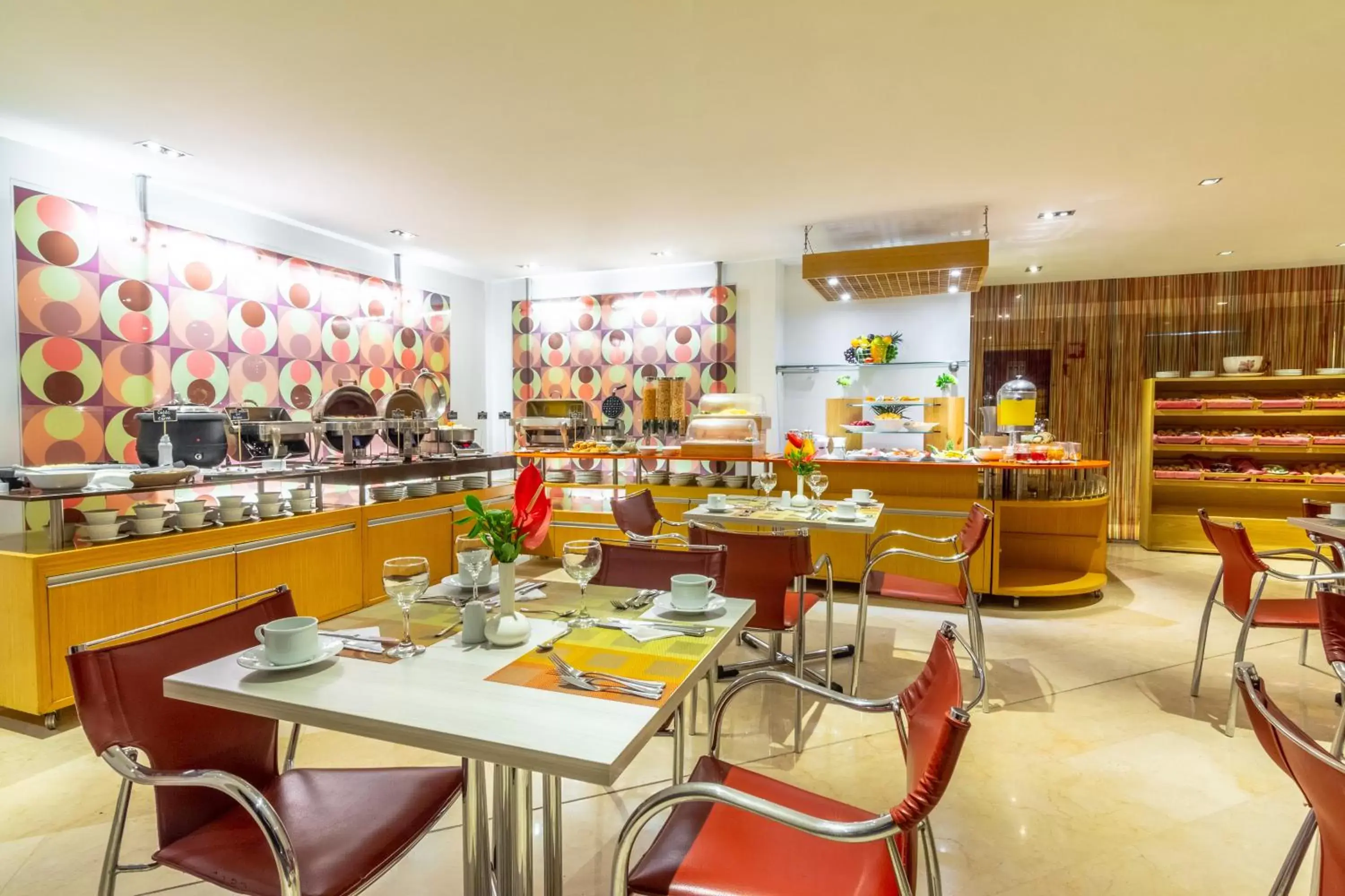 Restaurant/Places to Eat in Sonesta Hotel Cali