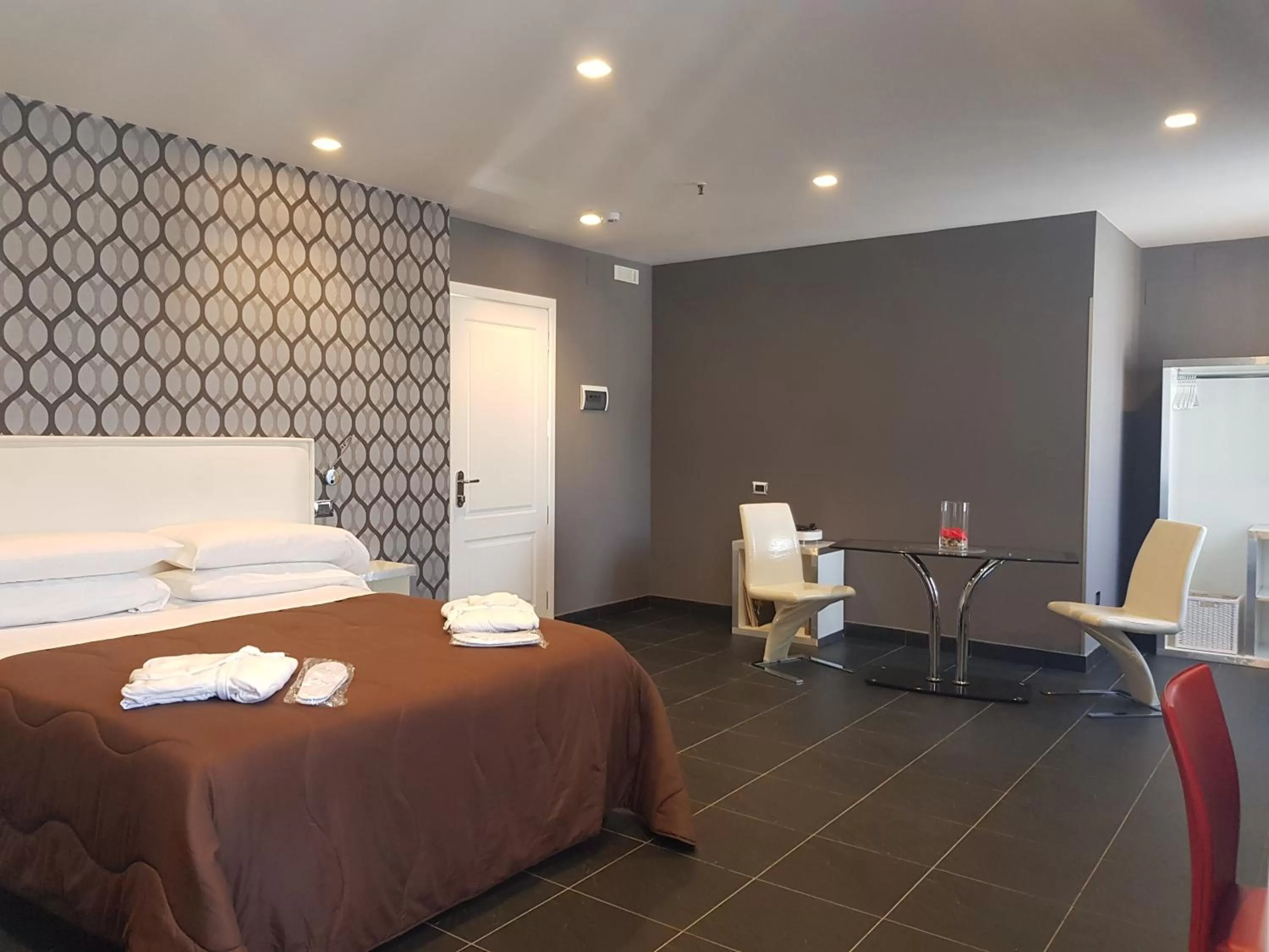 Bedroom, Bed in Hotel Europa Art Caserta