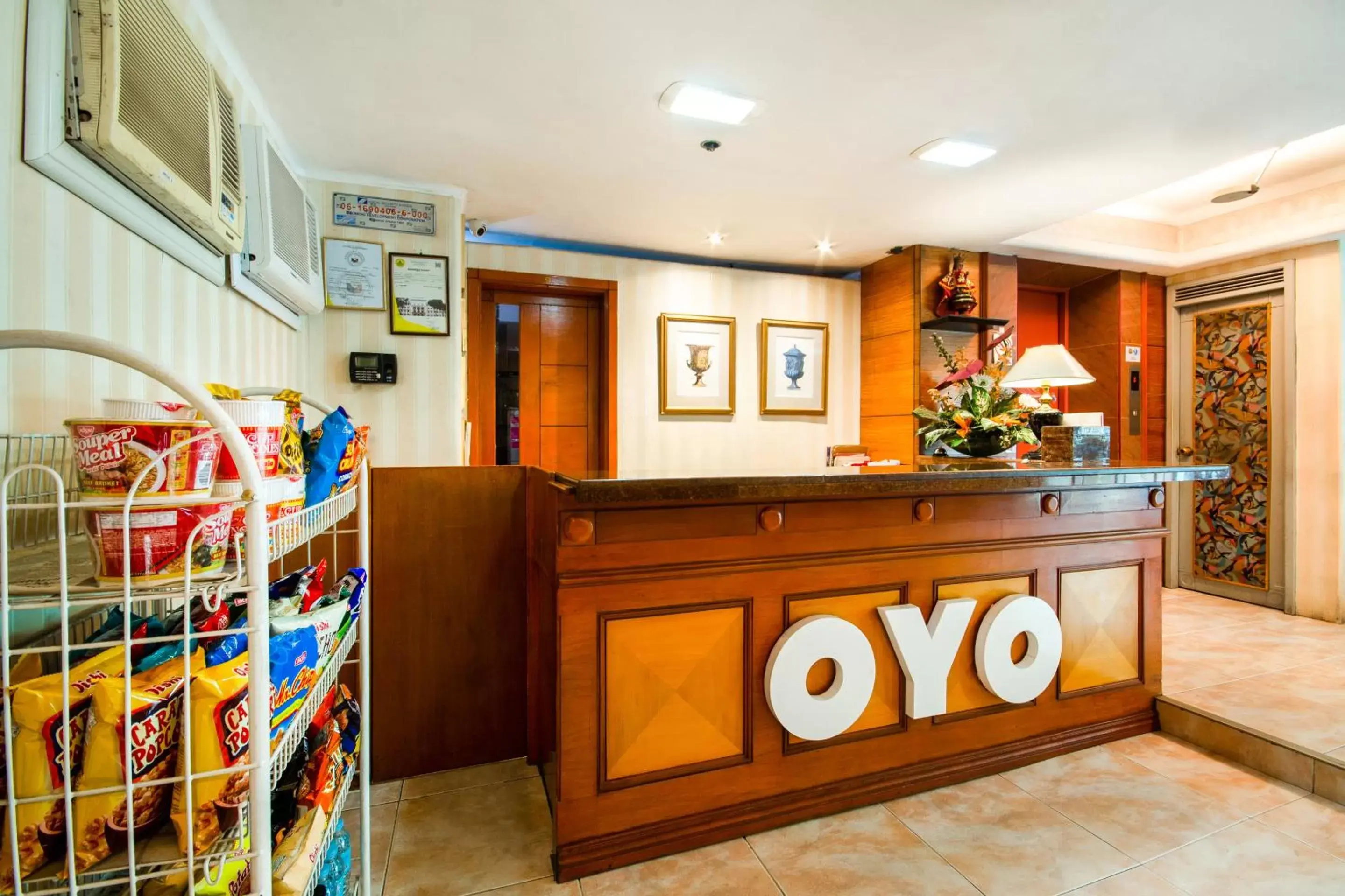 Lobby or reception, Lobby/Reception in OYO 227 Palladium Suites Hotel