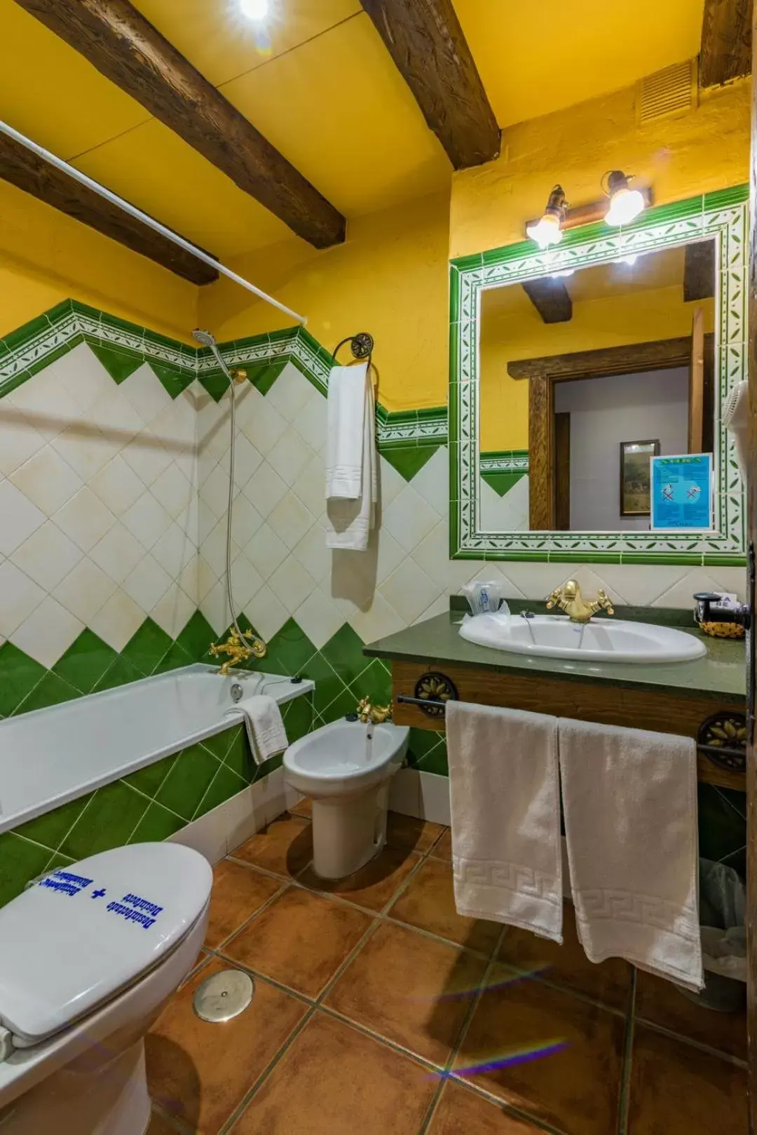 Bathroom in Hotel Rural Almazara