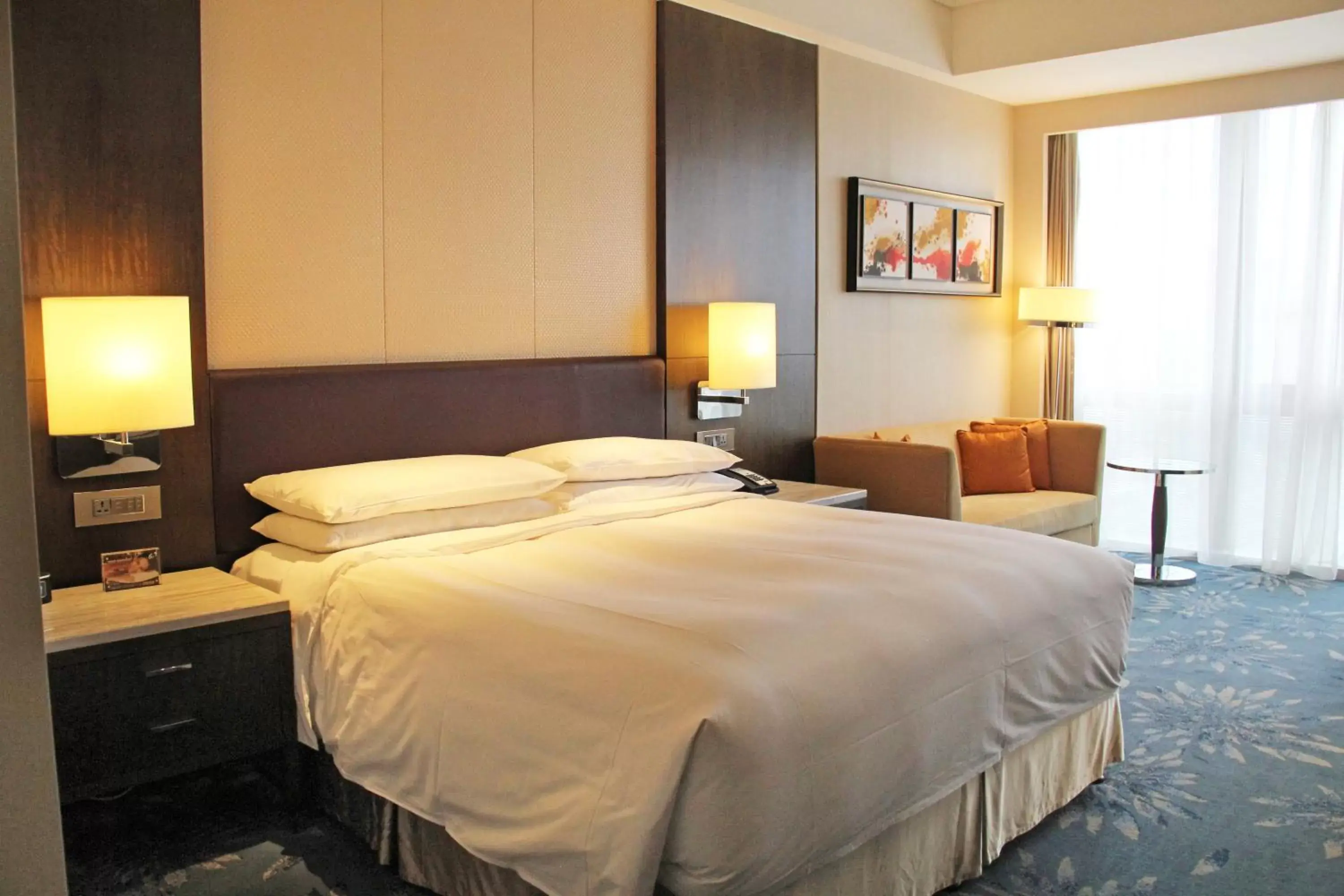 Bed in Shanghai Marriott Hotel Pudong East