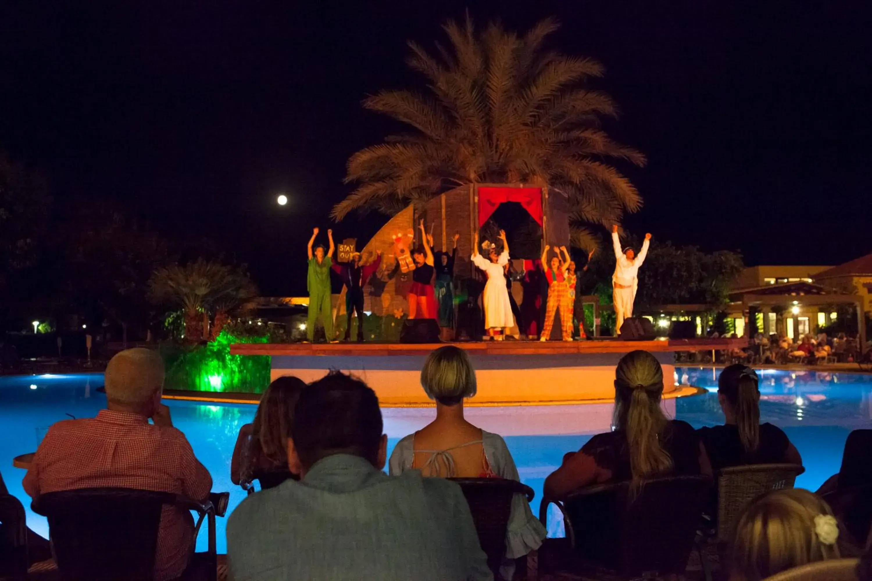 Evening entertainment, Swimming Pool in Esperides Beach Resort