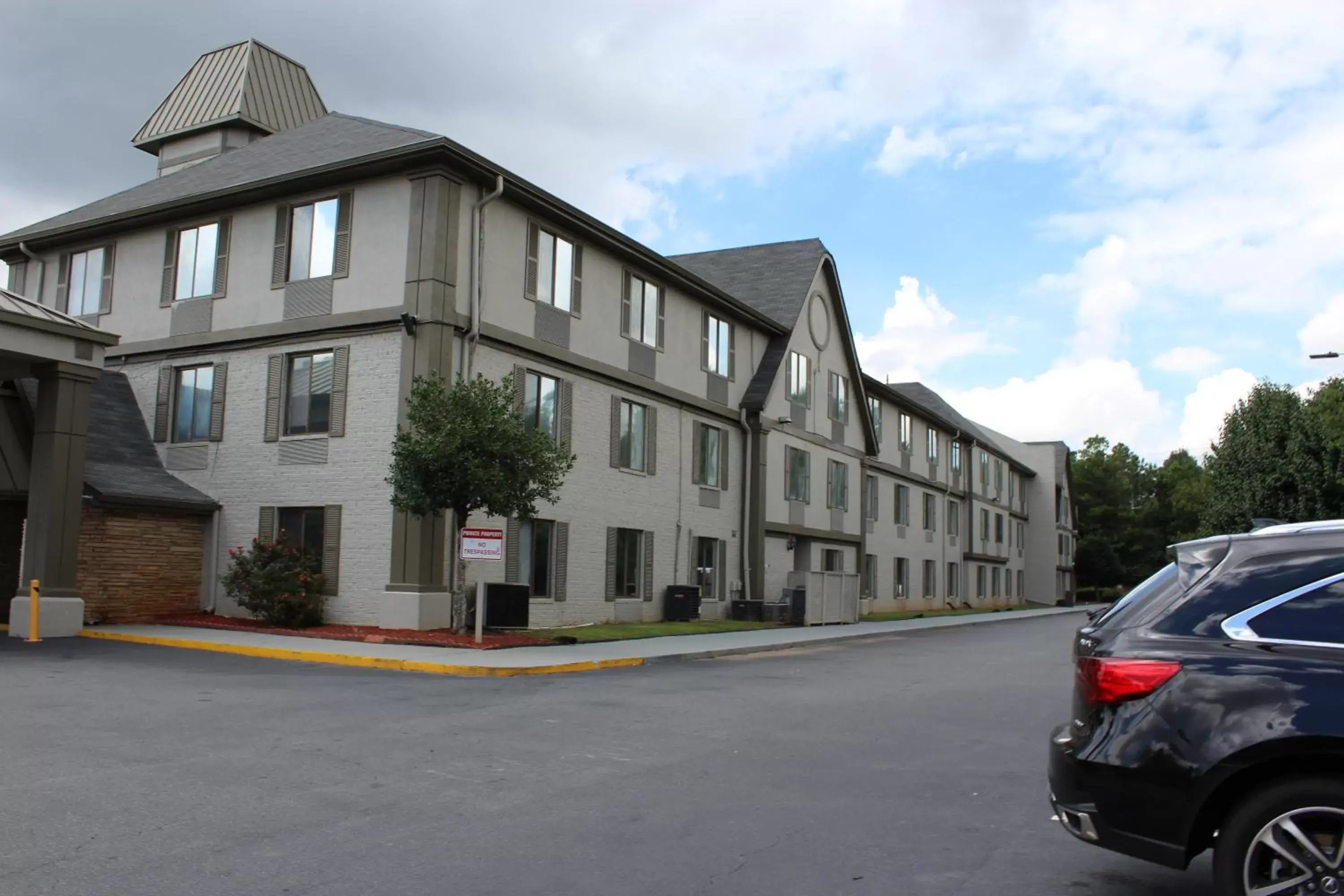 Property building in Araamda Inn Property building in Araamda Inn