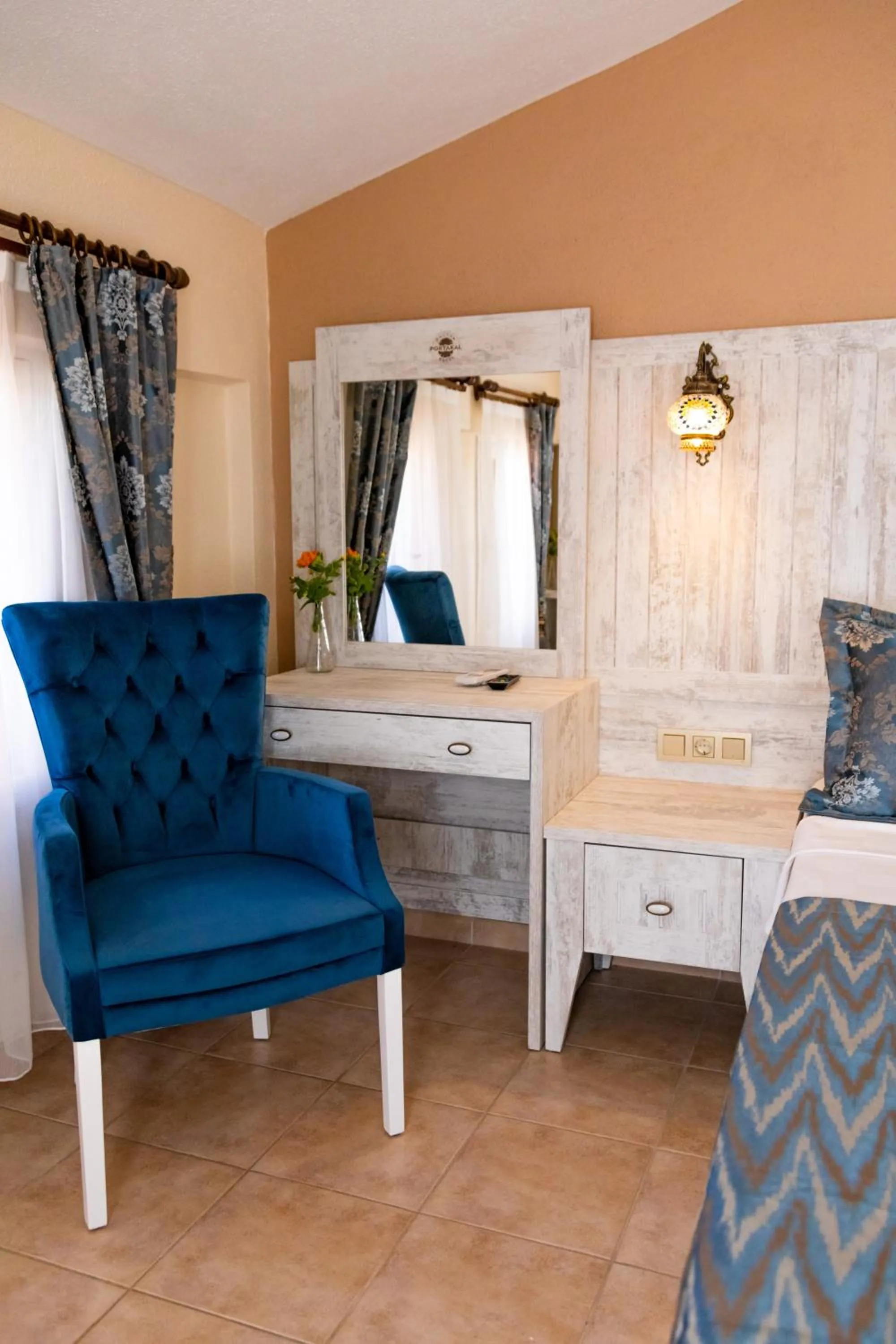 Photo of the whole room in Portakal Hotel Dalyan