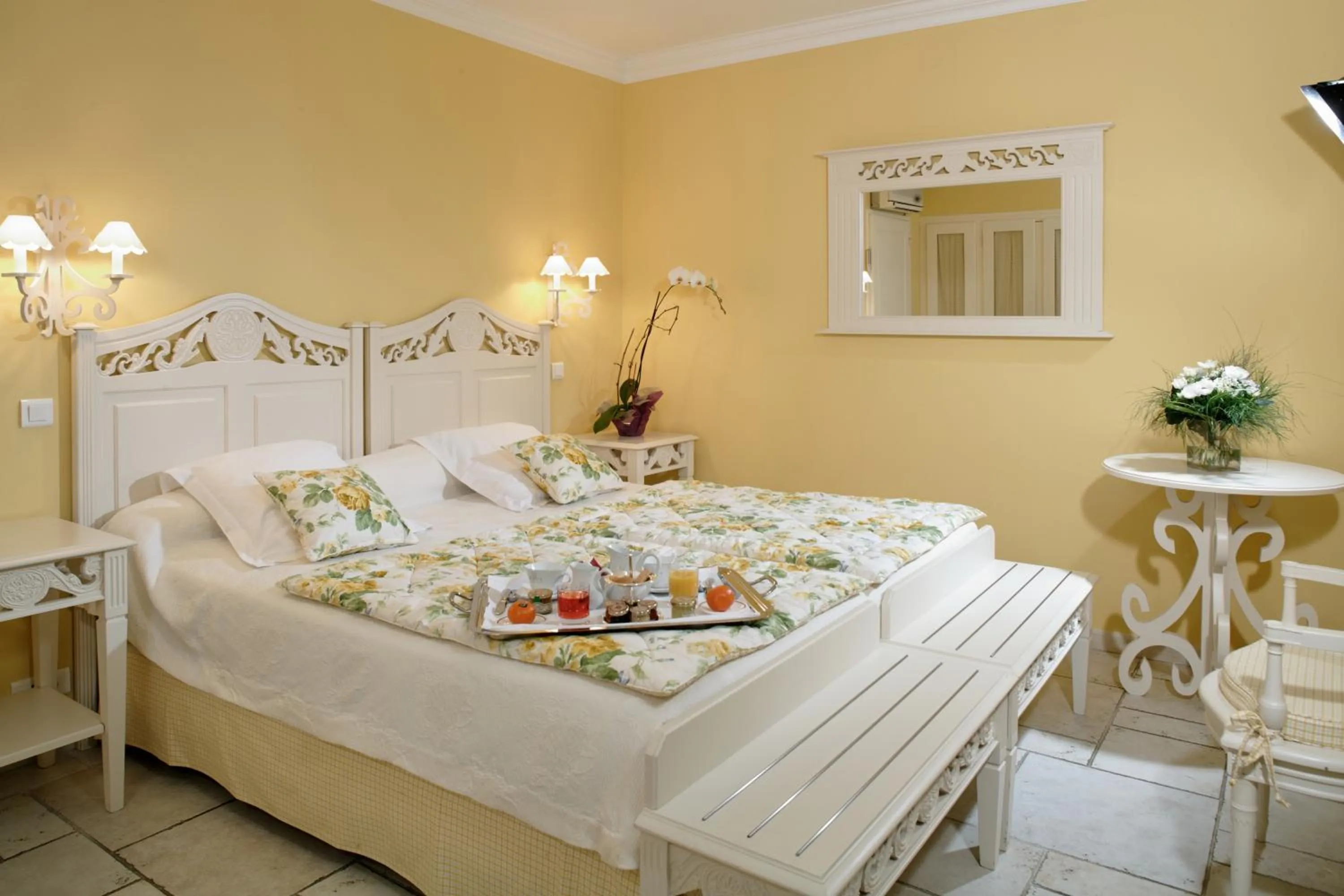 Bed in Hôtel la Magnaneraie