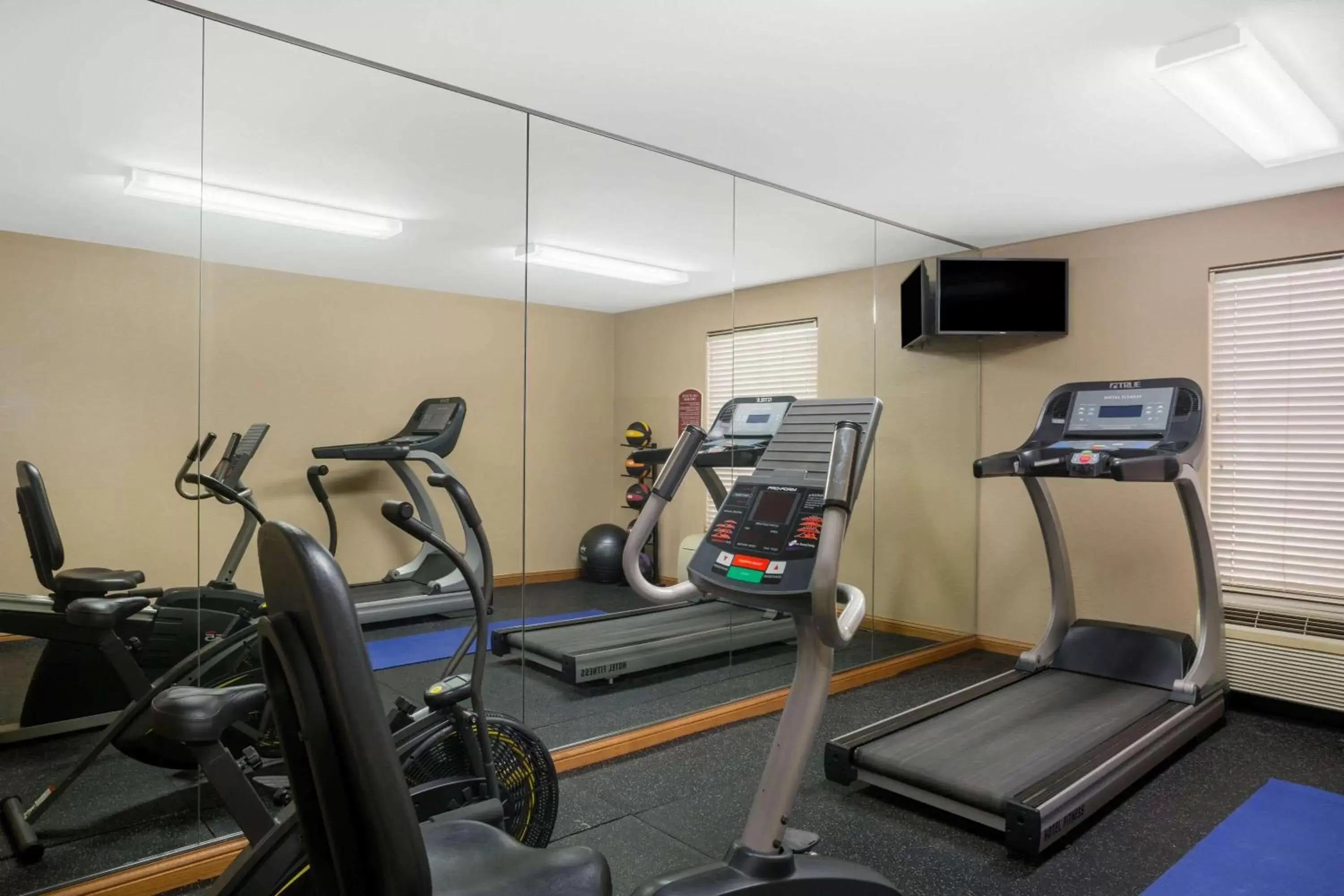 Fitness centre/facilities, Fitness Center/Facilities in Days Inn & Suites by Wyndham Cuba