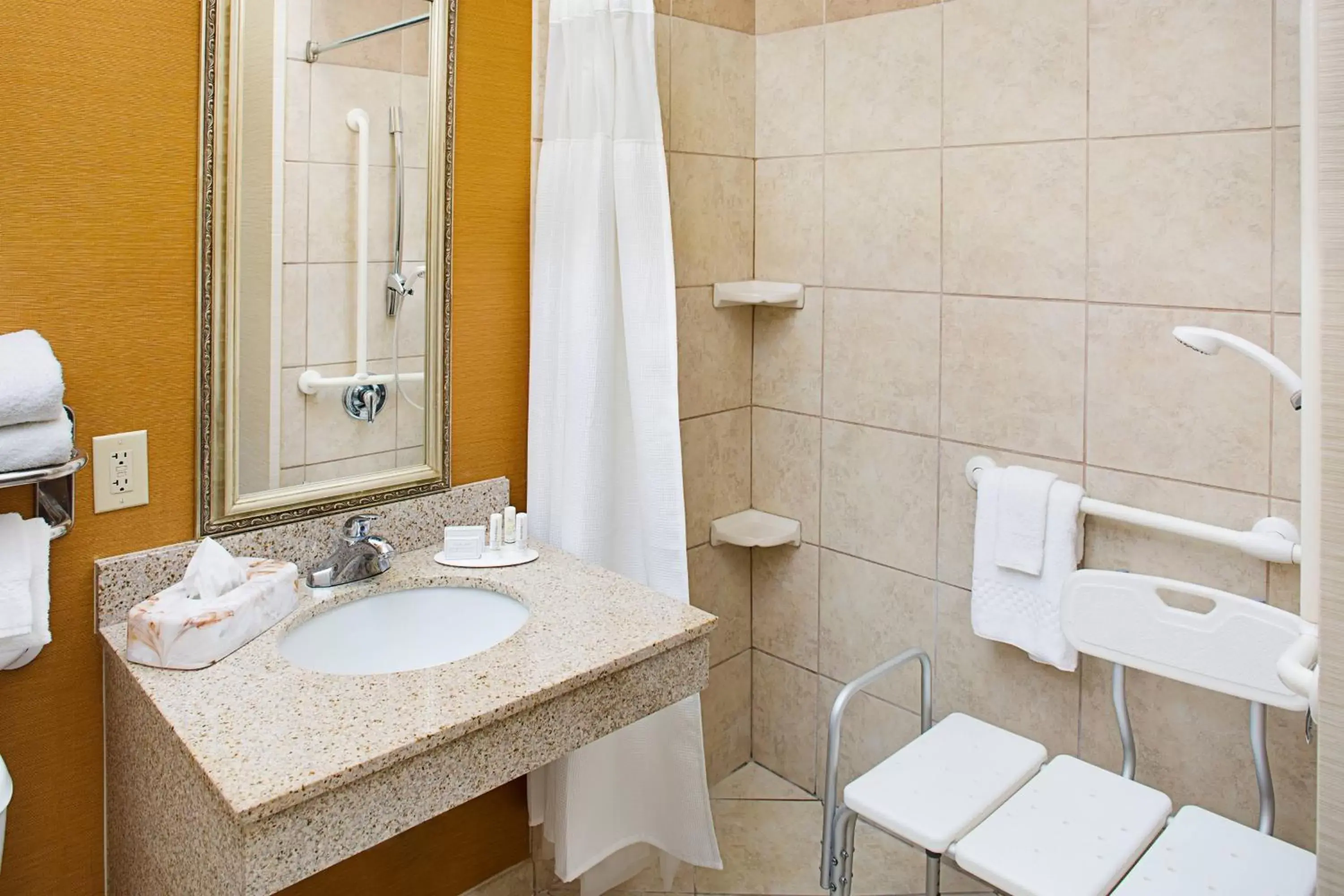 Bathroom in Fairfield Inn & Suites by Marriott Lafayette South