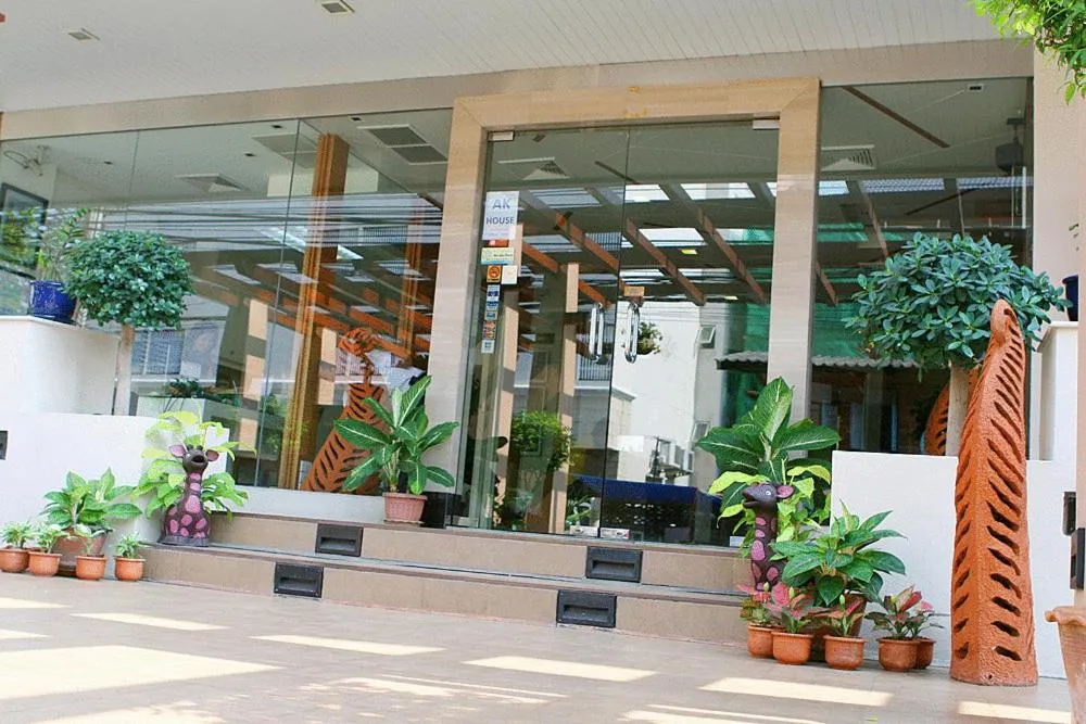 Facade/entrance in K.V.Mansion