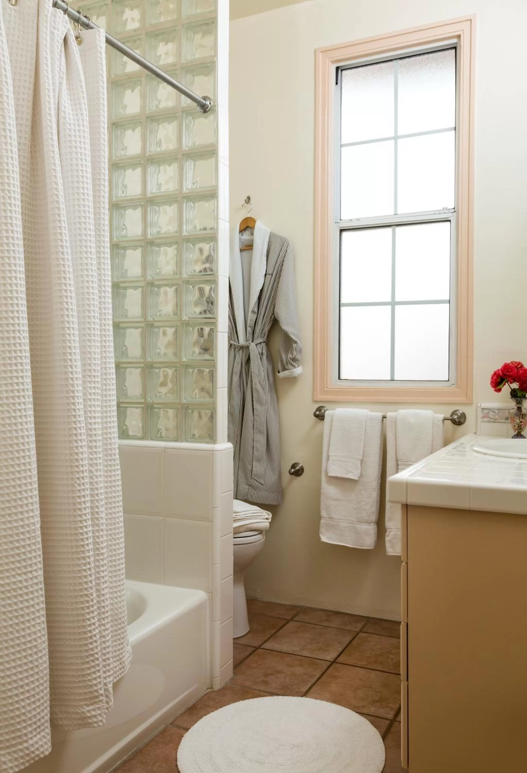 Decorative detail, Bathroom in Cheshire Cat Inn & Cottages