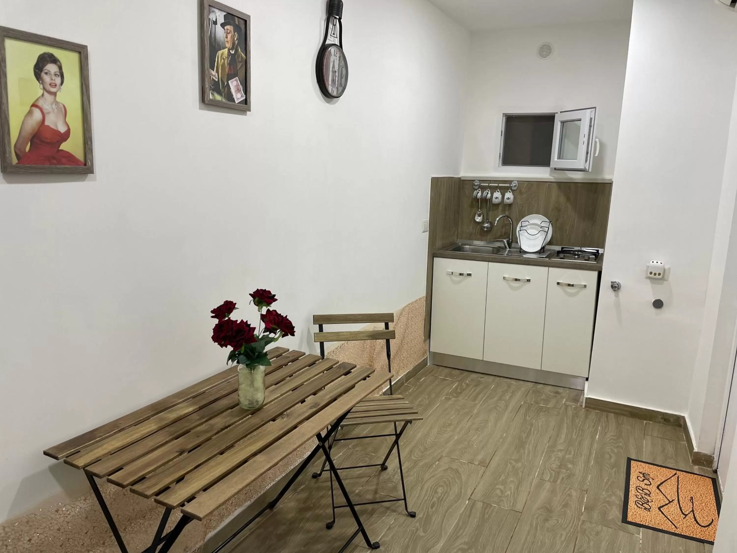 Kitchen/Kitchenette in B&B Sofi Napoli