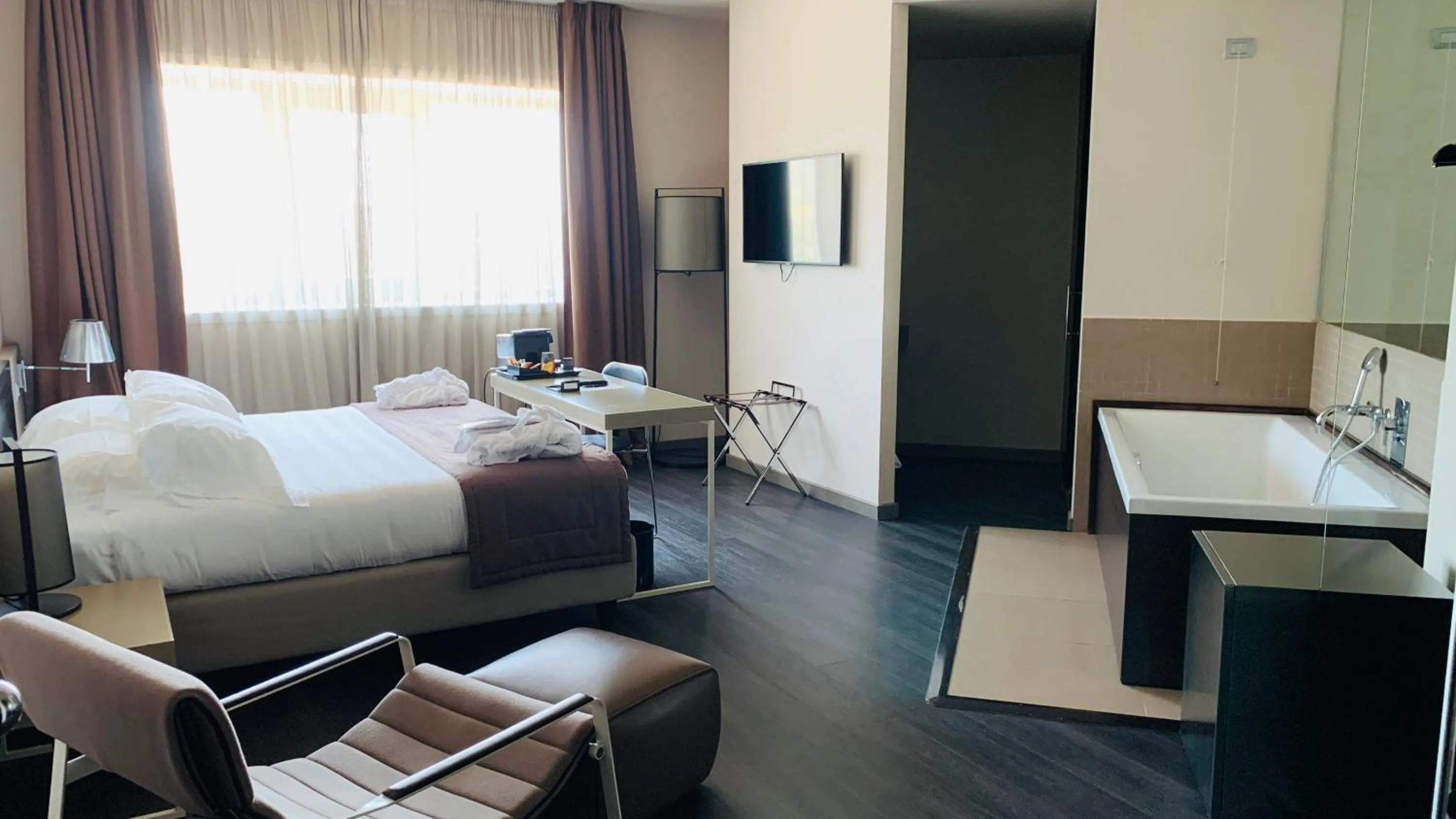 Bed in G Hotel Ancona