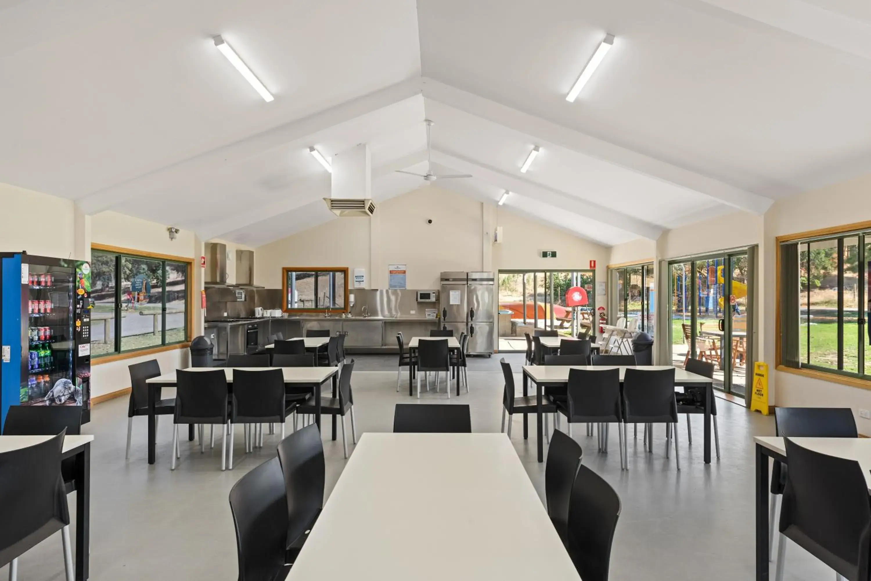 Communal kitchen, Restaurant/Places to Eat in Discovery Parks - Barossa Valley