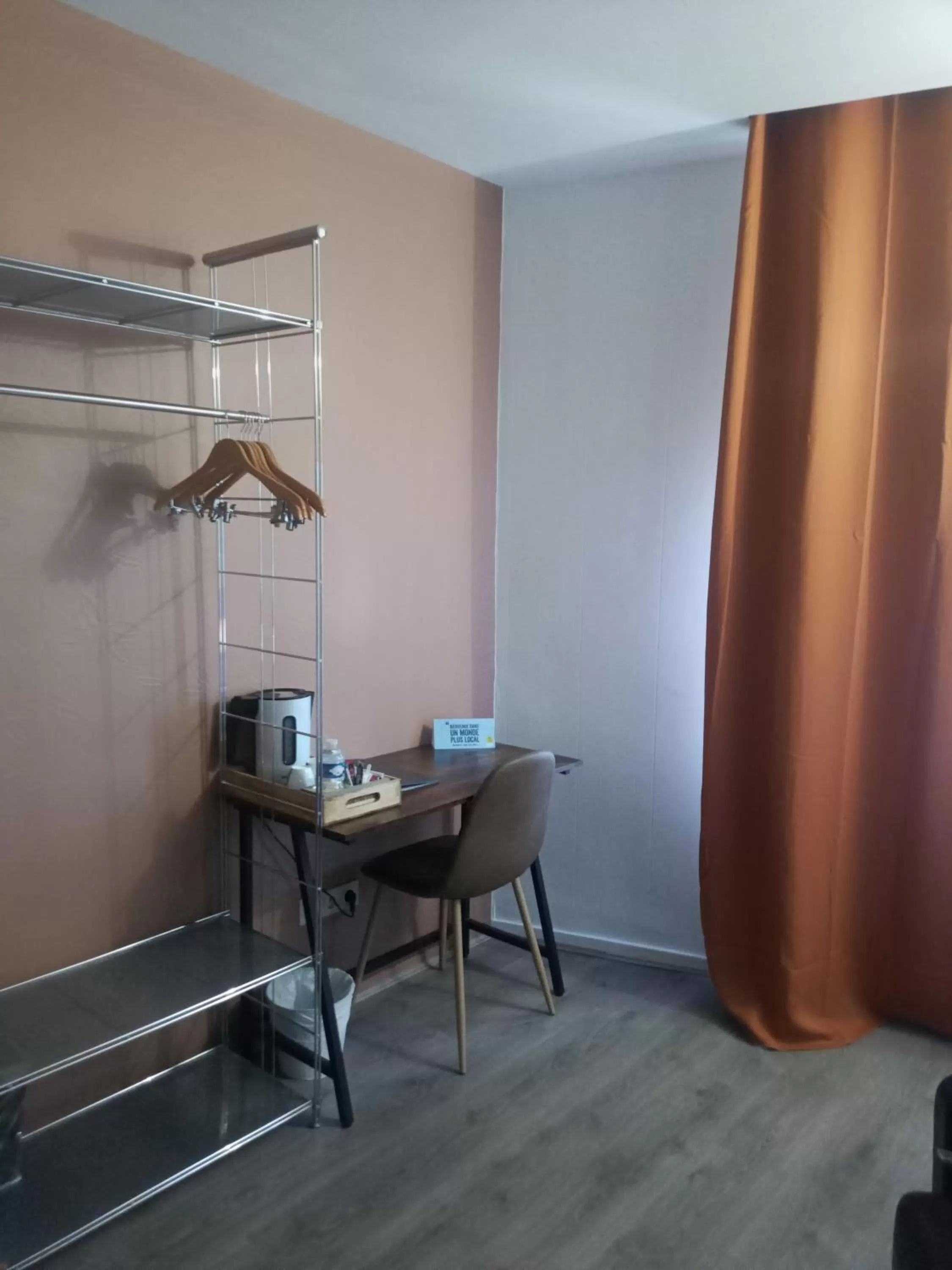 Coffee/tea facilities in Logis Hôtel La Bastide des Oliviers