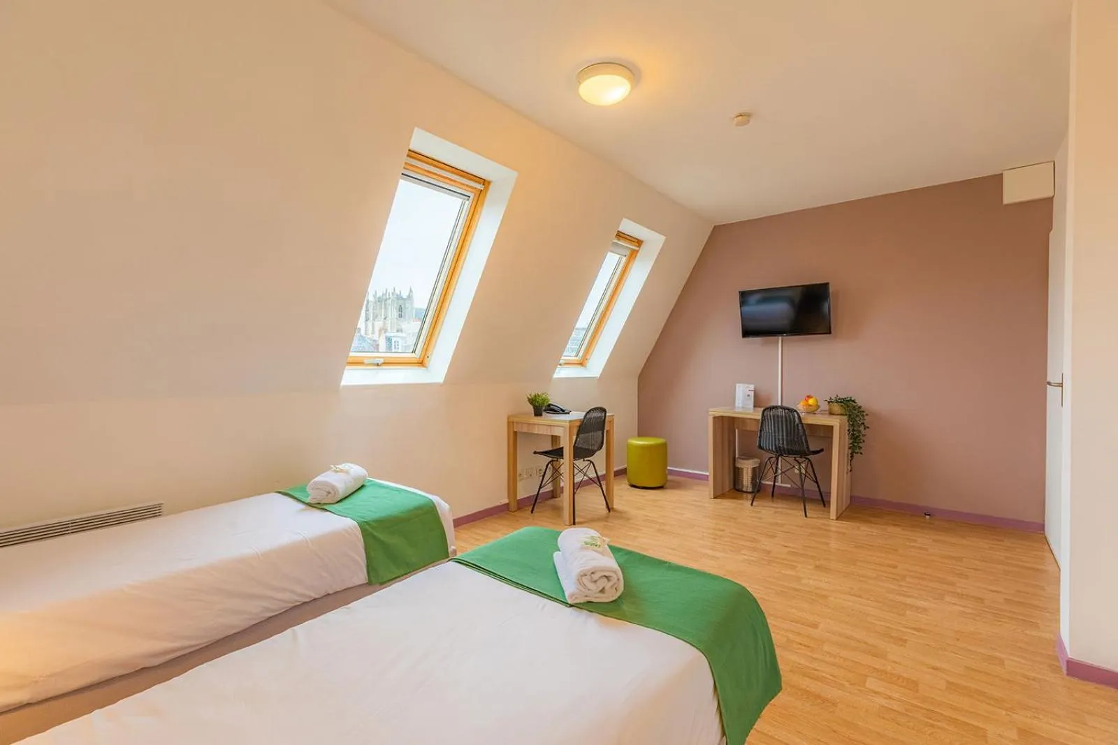 Bed in Park & Suites Elegance Nantes-Carre Bouffay