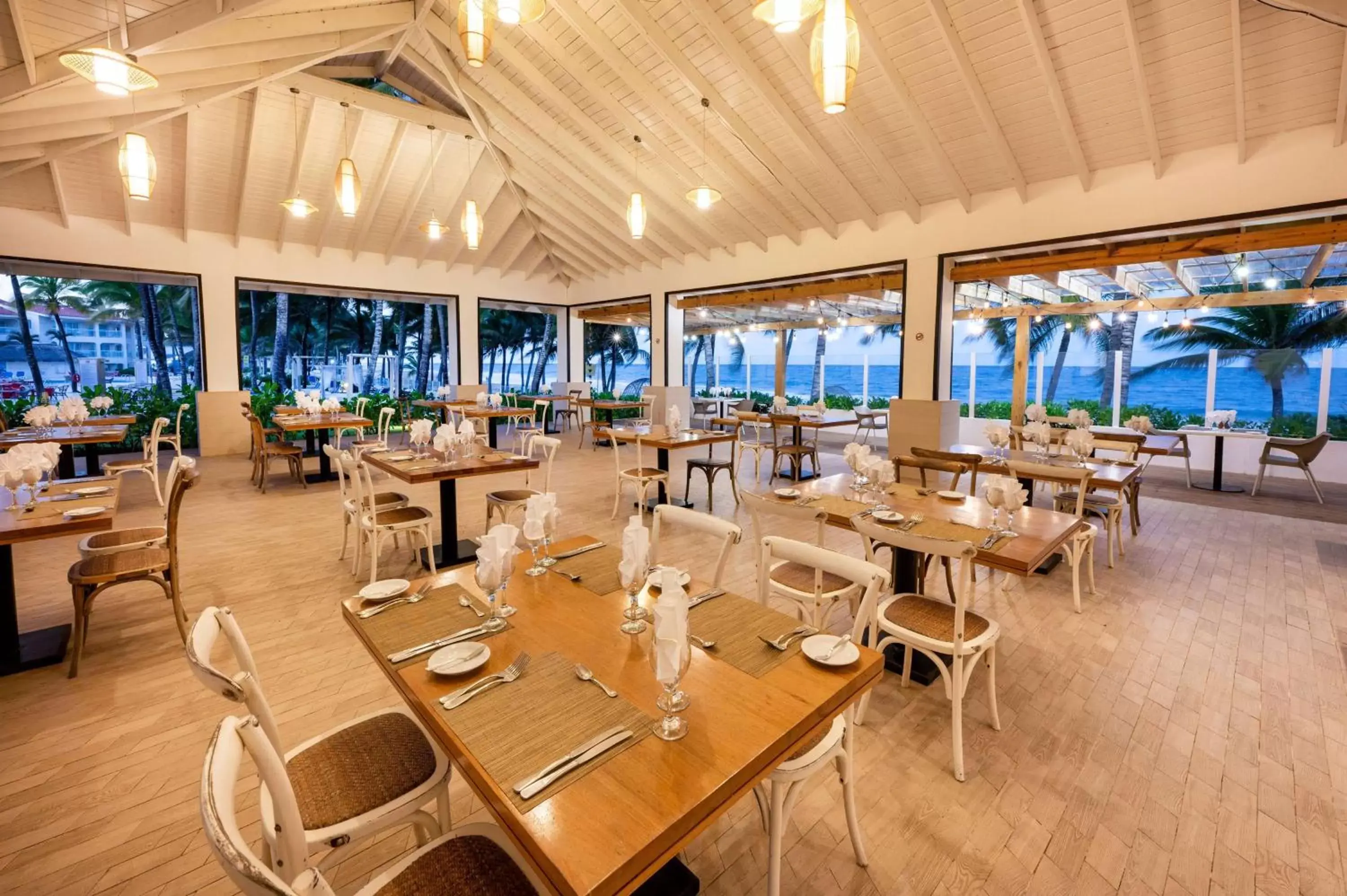 Restaurant/Places to Eat in Viva Tangerine by Wyndham, A Trademark All Inclusive