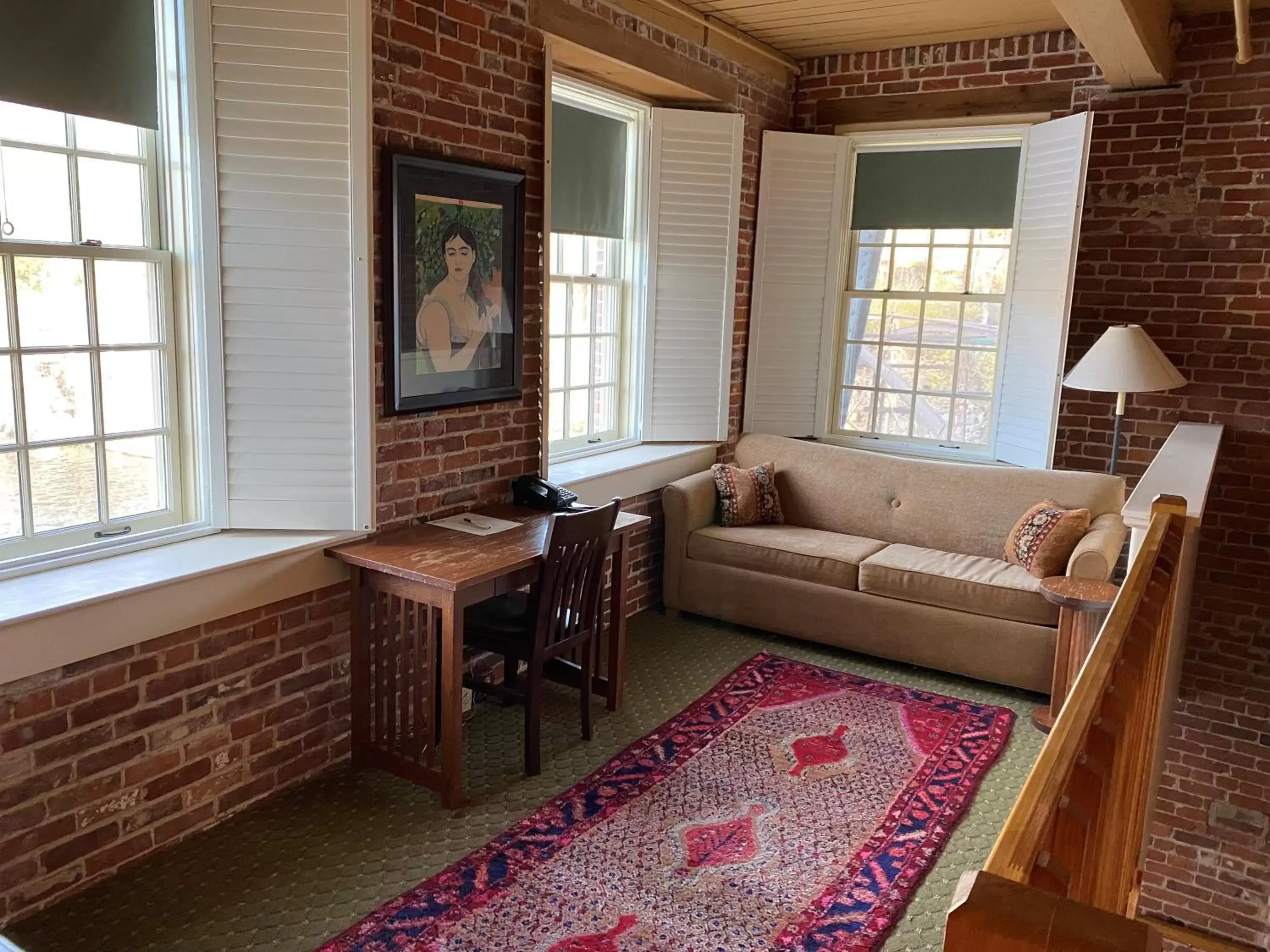 Living room, Seating Area in The Common Man Inn & Restaurant