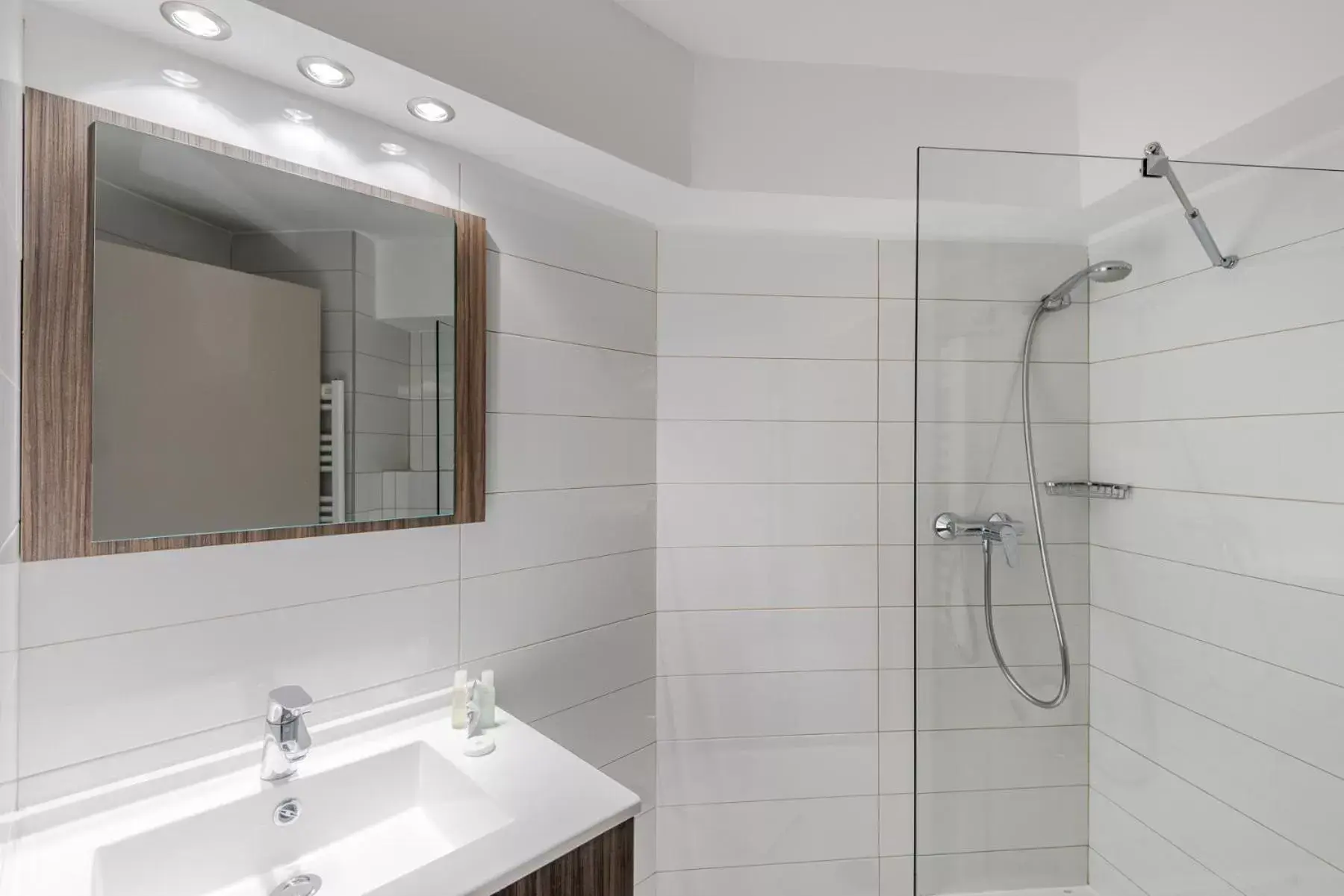 Shower, Bathroom in Appart’hôtel Hevea