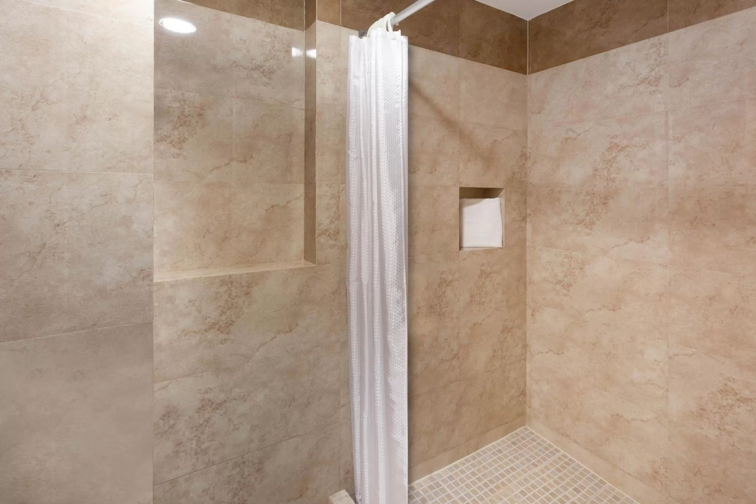 Bathroom in Ramada Plaza by Wyndham Veracruz Boca del Rio