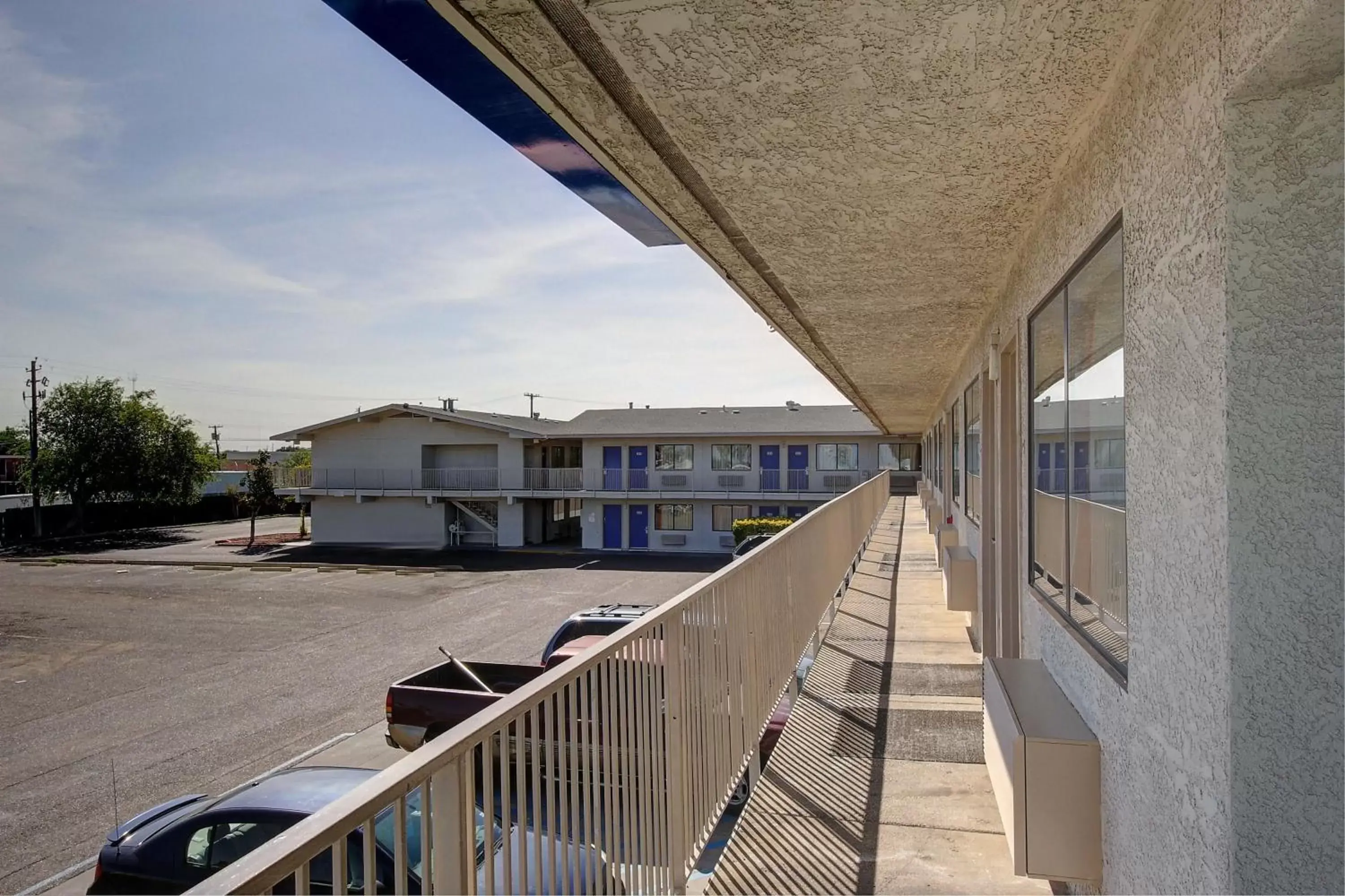 Property building, Balcony/Terrace in Motel 6-Laredo, TX - South