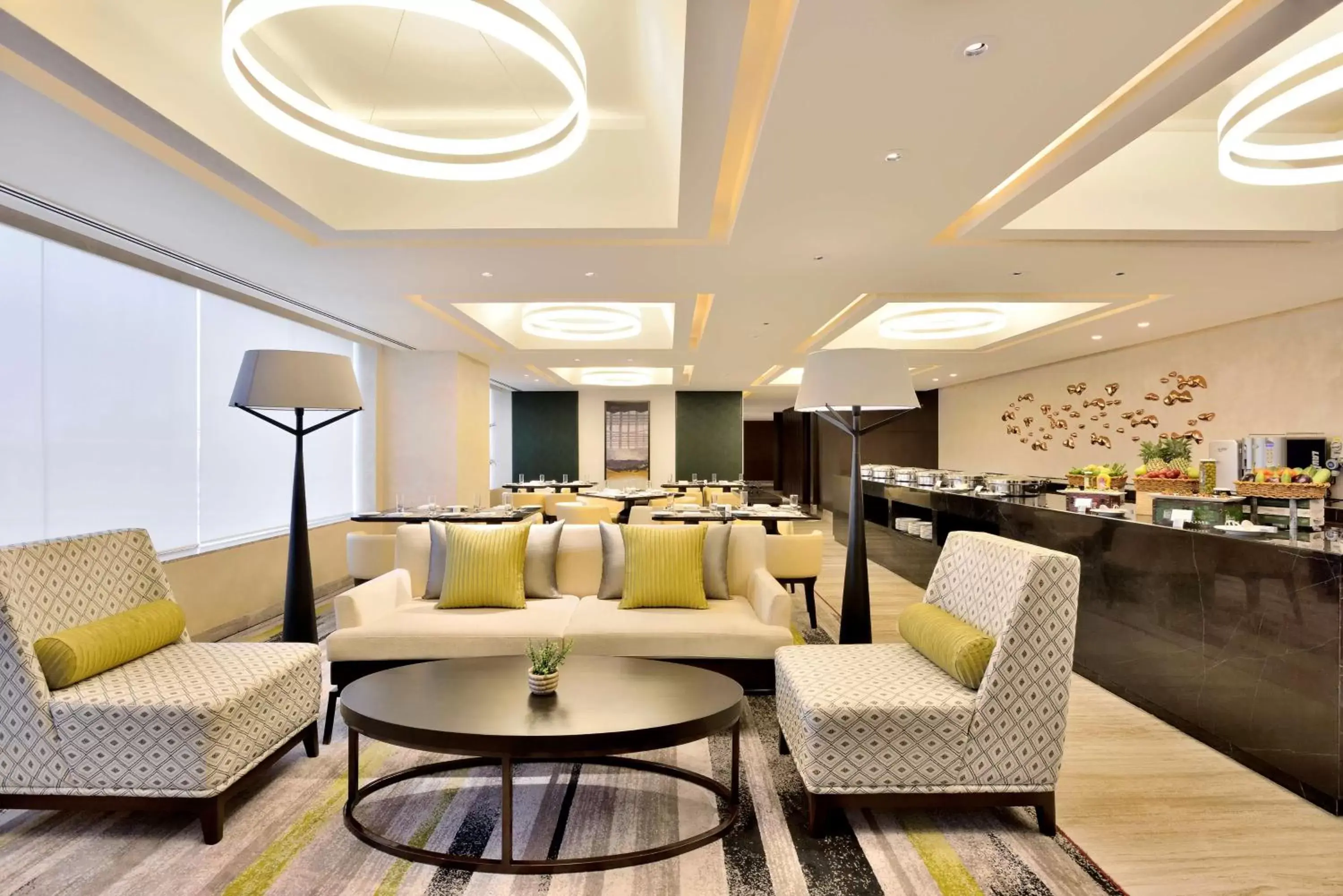 Lounge or bar, Restaurant/Places to Eat in Radisson Blu Faridabad