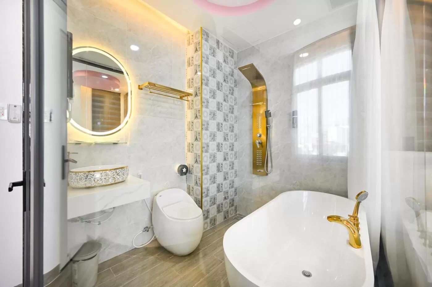 Shower in Lotus Airport Hotel Saigon