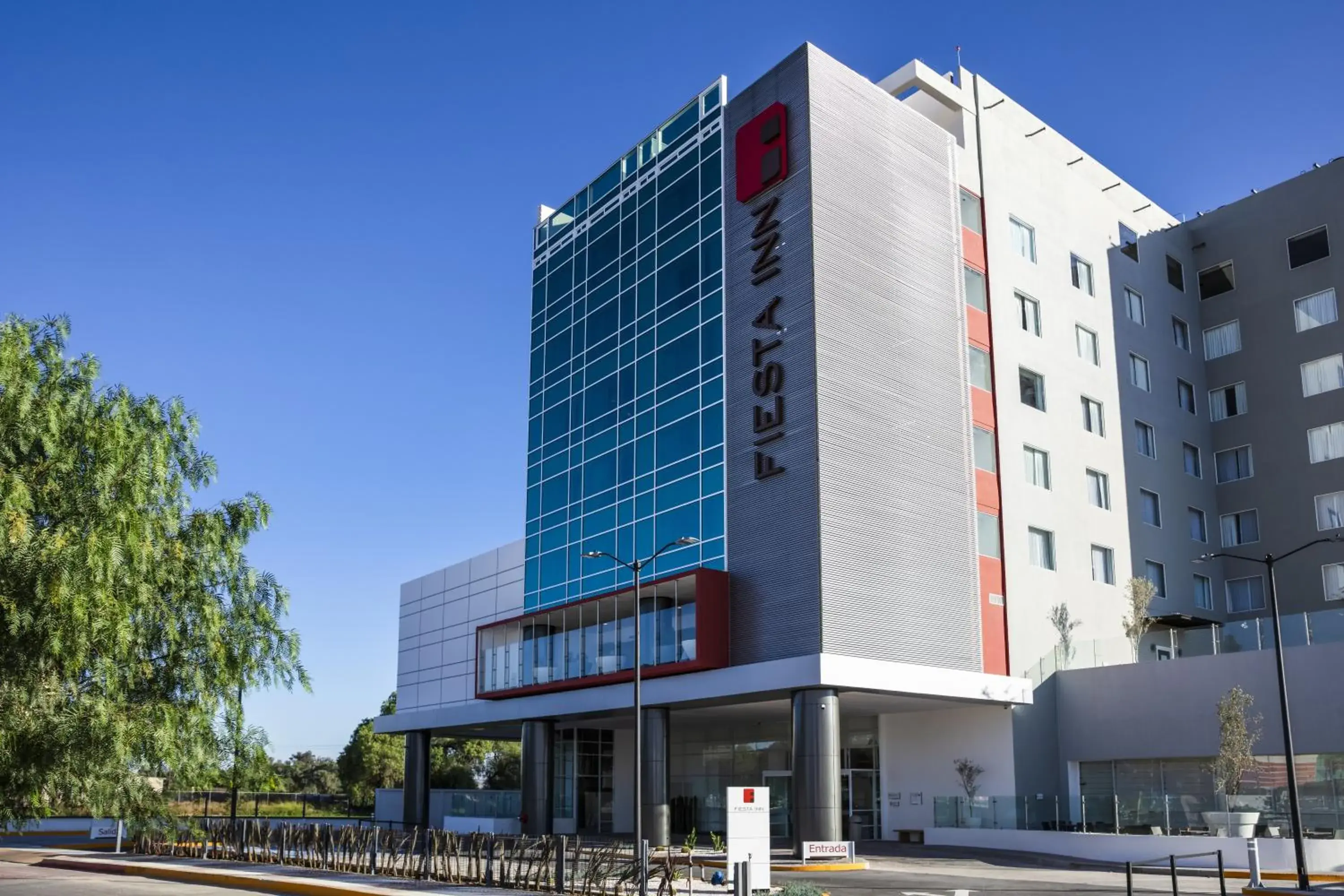 Property Building in Fiesta Inn Celaya Galerias