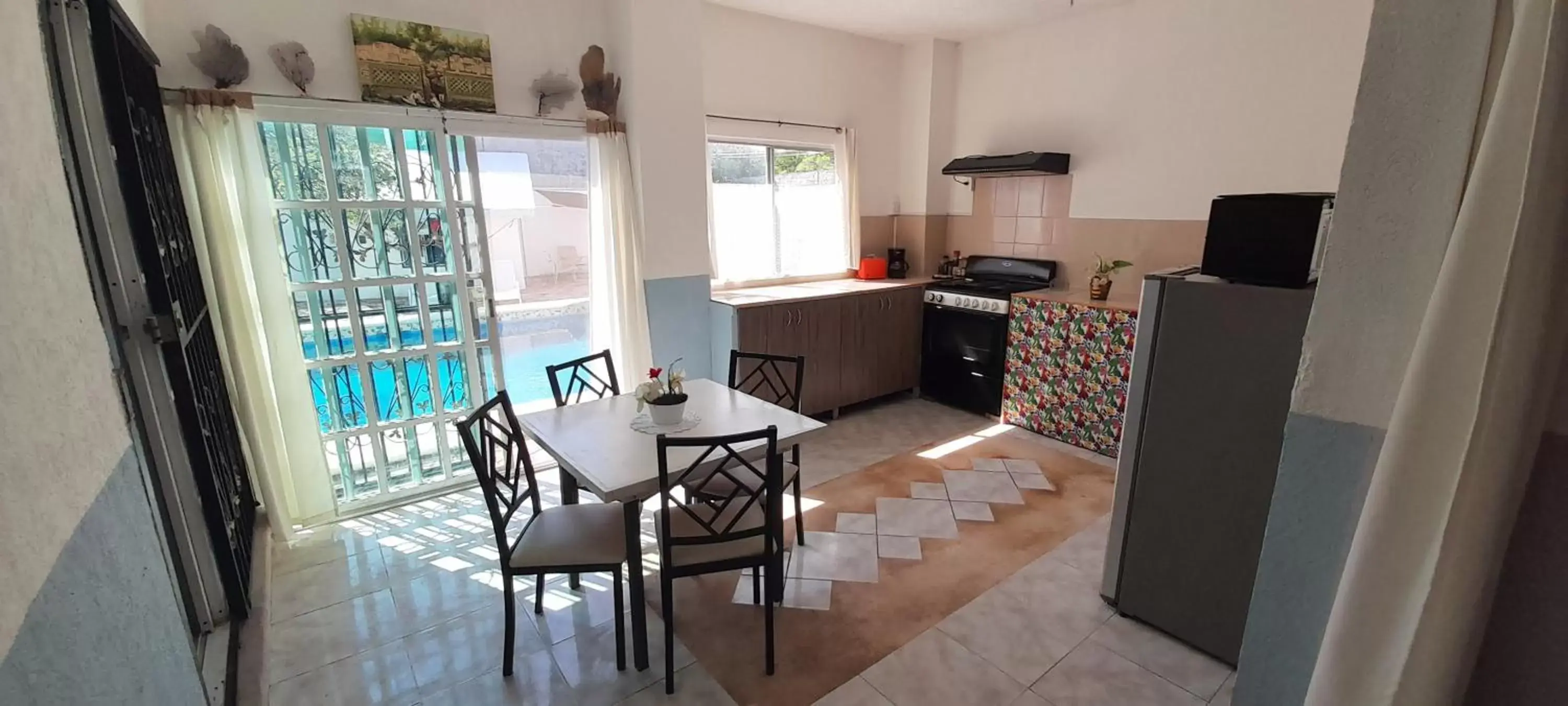 Kitchen or kitchenette, Dining Area in Claro de Luna