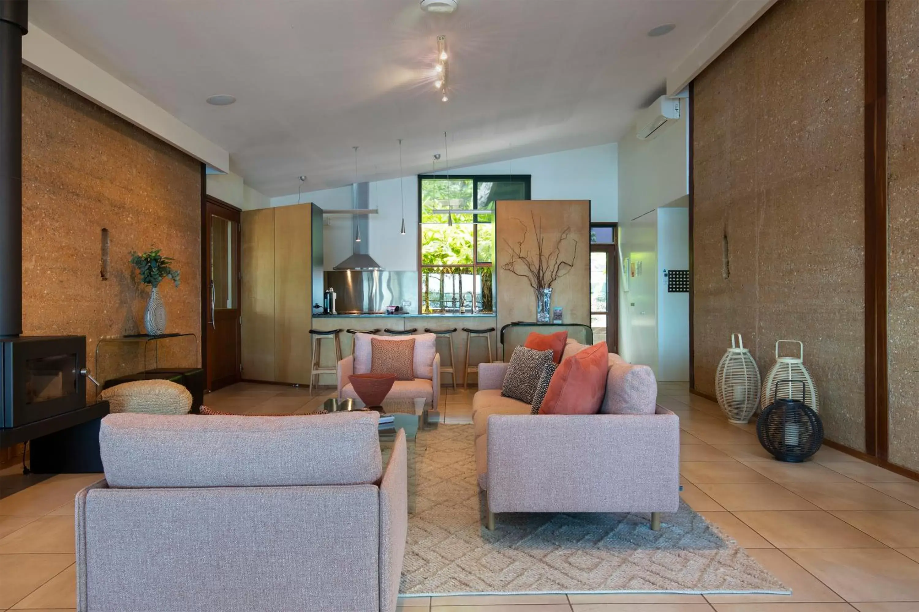 Living room in Eumarella Shores Noosa Lake Retreat Living room in Eumarella Shores Noosa Lake Retreat