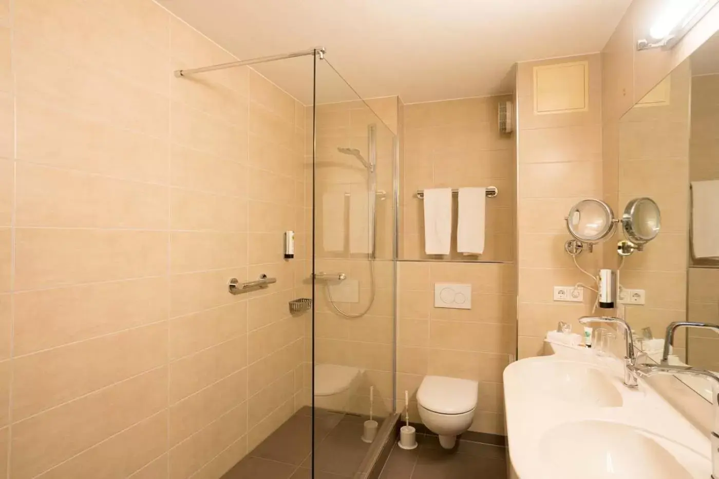 Bathroom in Hotel Fulda Mitte