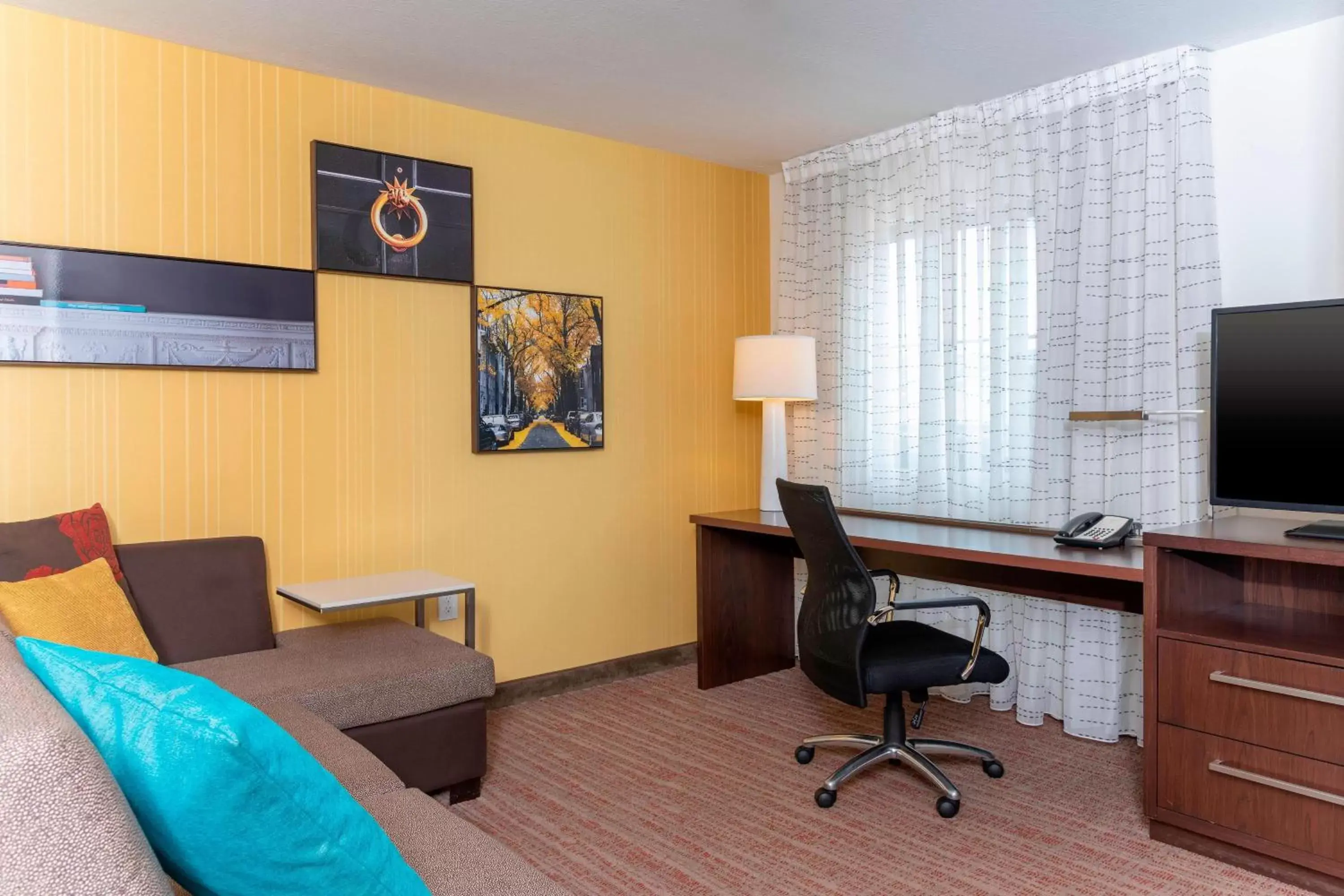 Living room, Business Area/Conference Room in Residence Inn by Marriott Akron South/Green