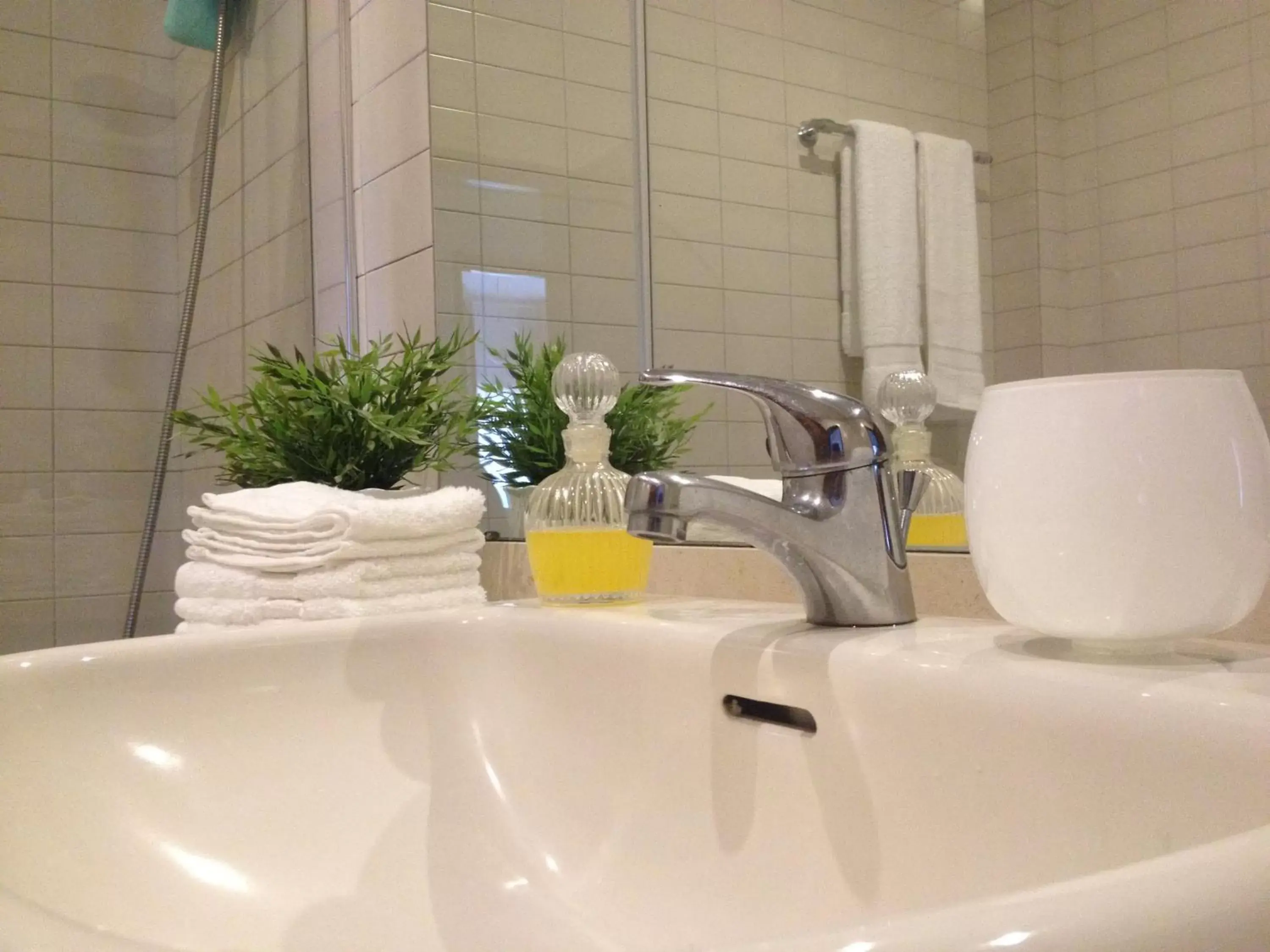 Twin Room with Pool View in Casa de Apeleiras Twin Room with Pool View in Casa de Apeleiras