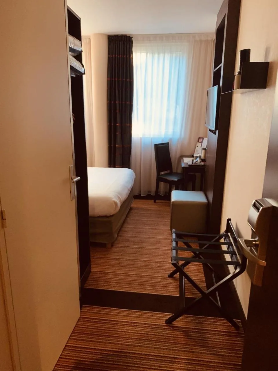 Photo of the whole room, Bed in Hotel Mercure Rennes Cesson