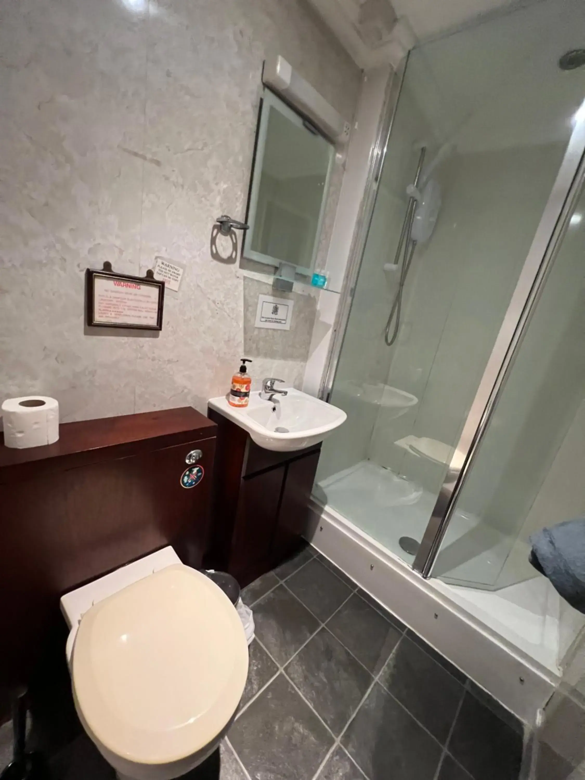 Bathroom in Georgian House Hotel