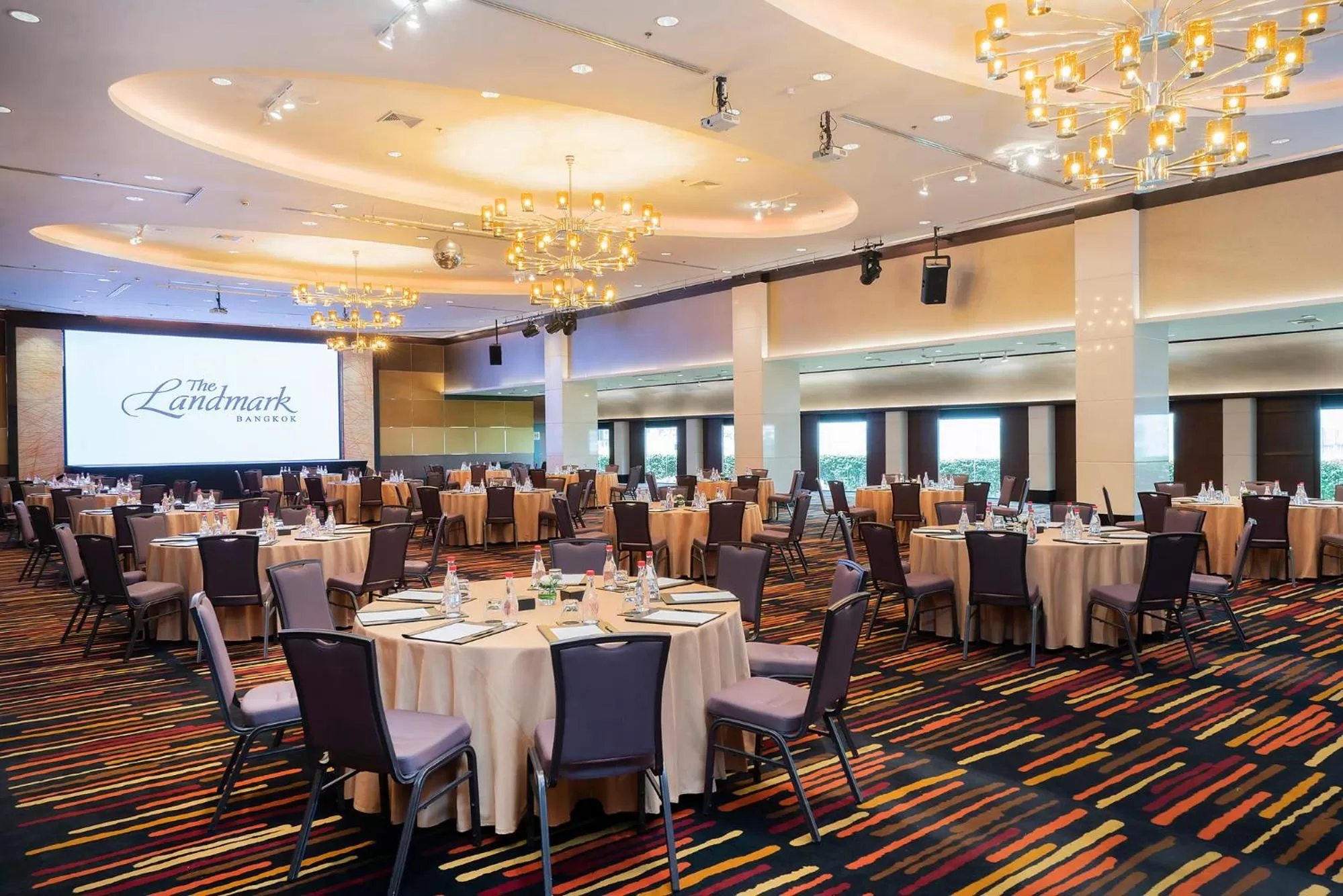 Business facilities in The Landmark Bangkok