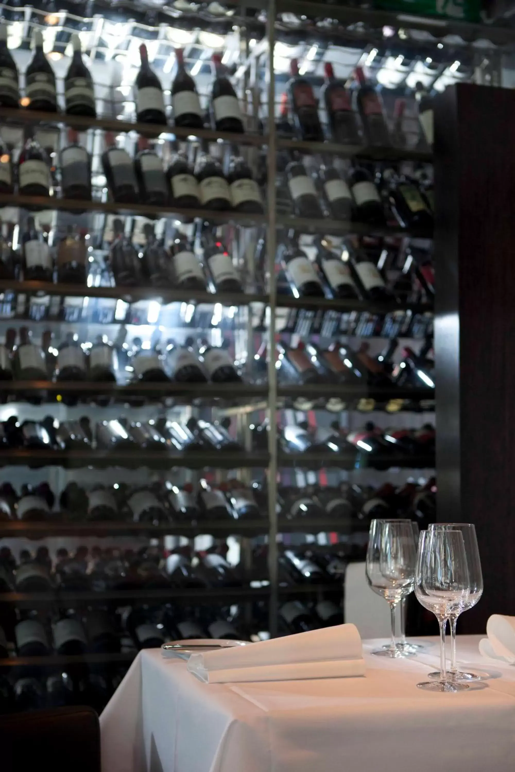 Restaurant/places to eat in Oaks Melbourne St Kilda Road Hotel Restaurant/places to eat in Oaks Melbourne St Kilda Road Hotel