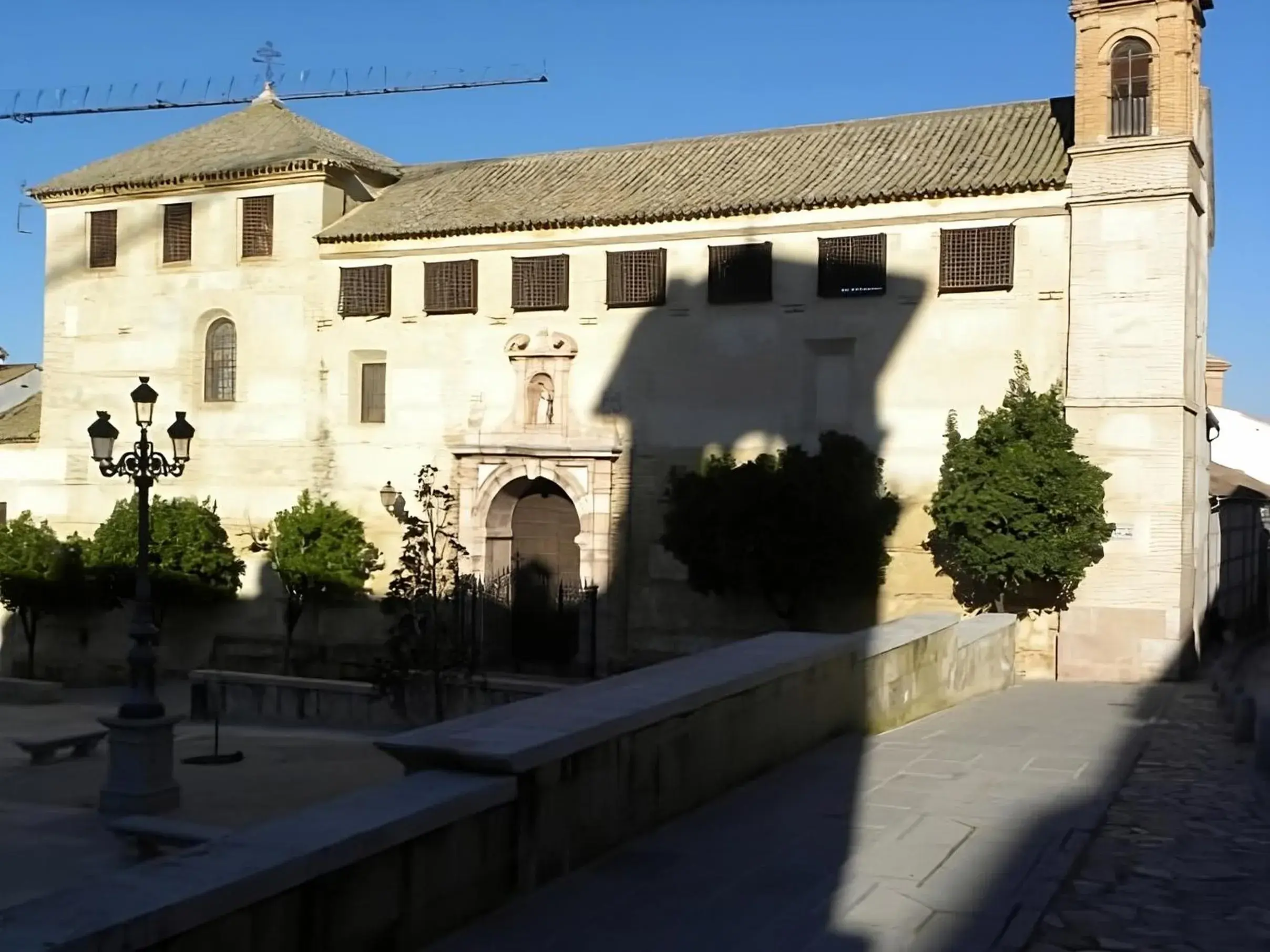 Property Building in Hostal Colon Antequera