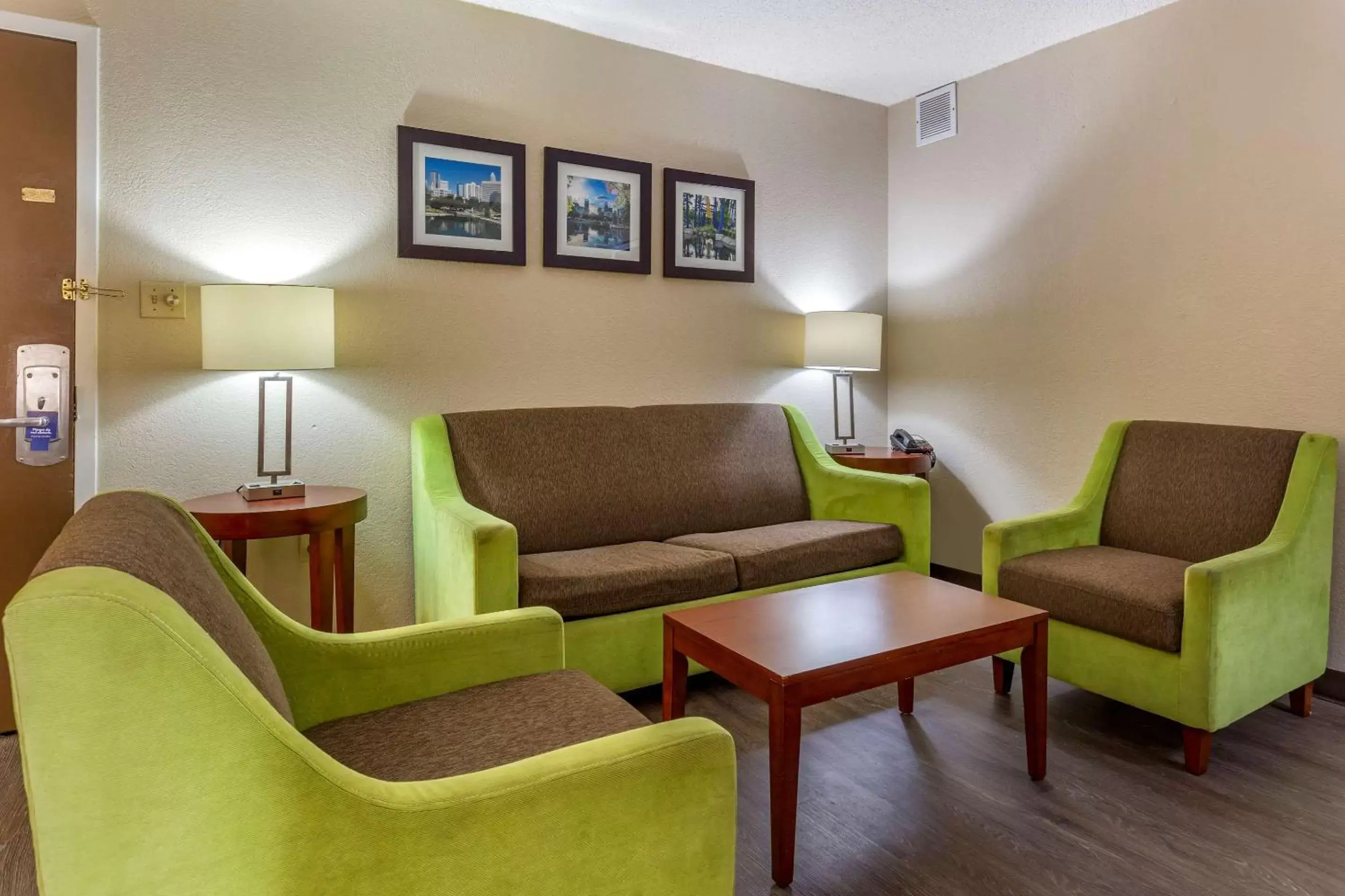 Photo of the whole room in Comfort Inn At the Park