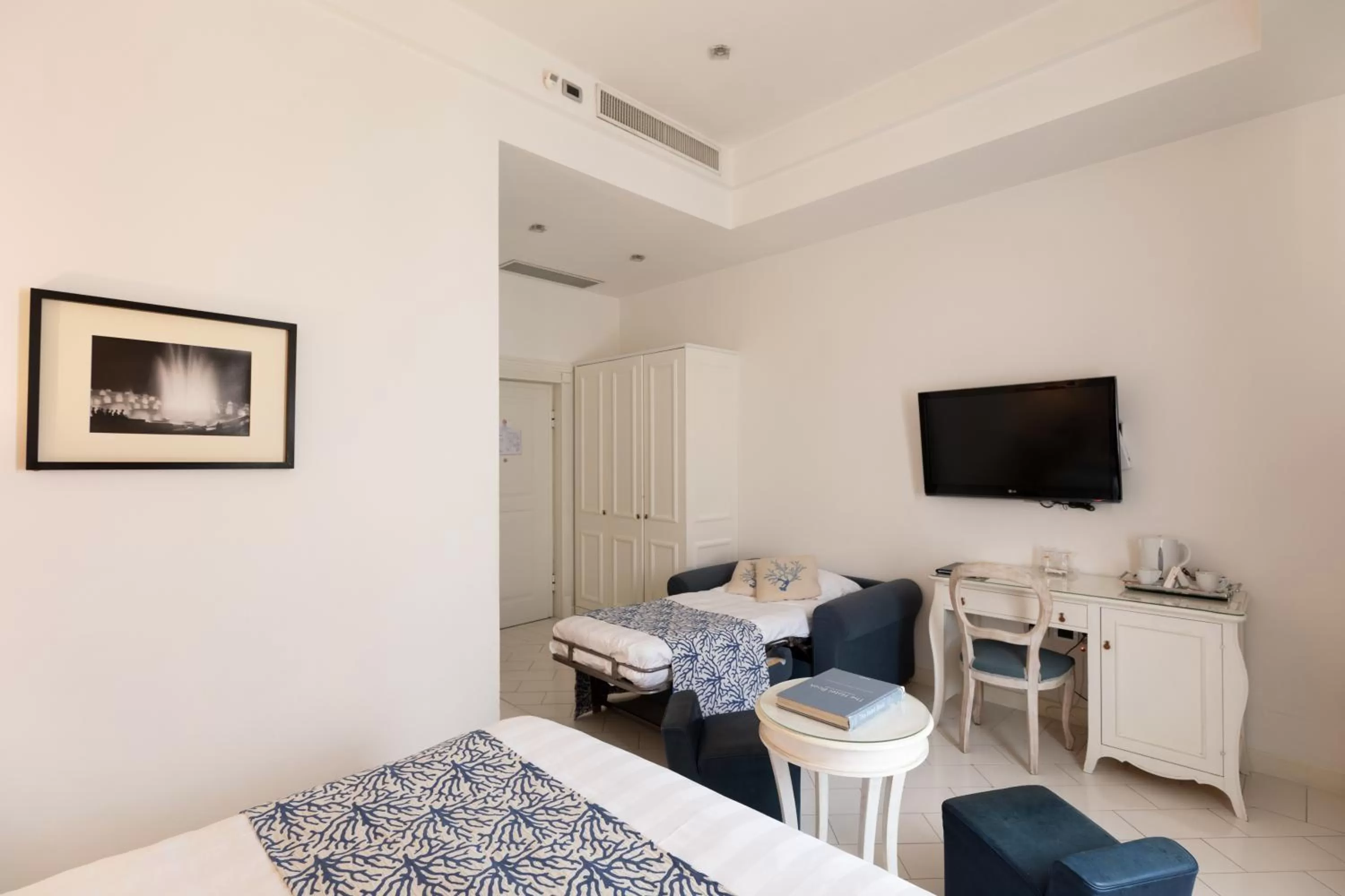 Photo of the whole room, Bed in La Ciliegina Lifestyle Hotel