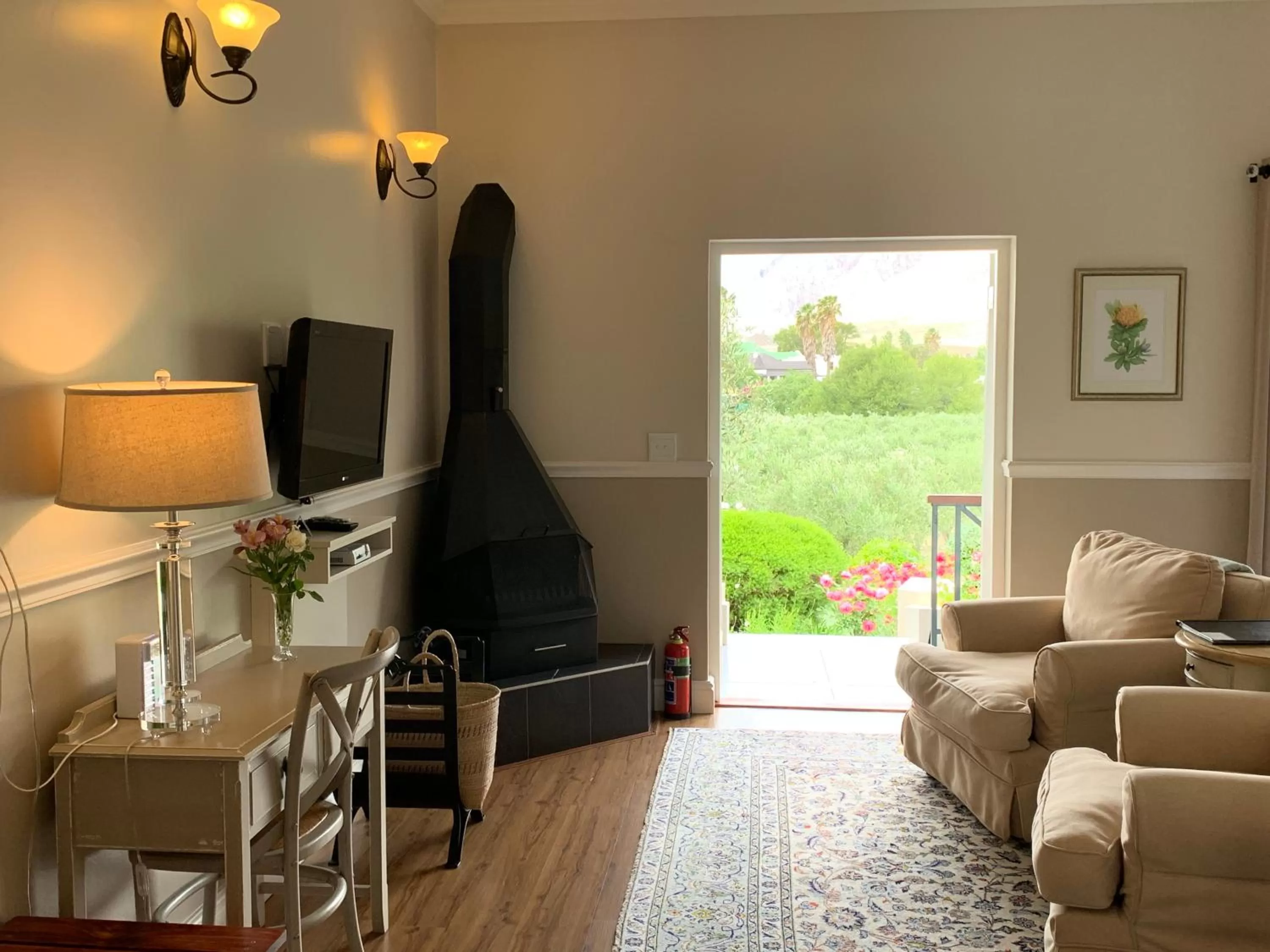 TV and multimedia in Montagu Vines Guesthouse