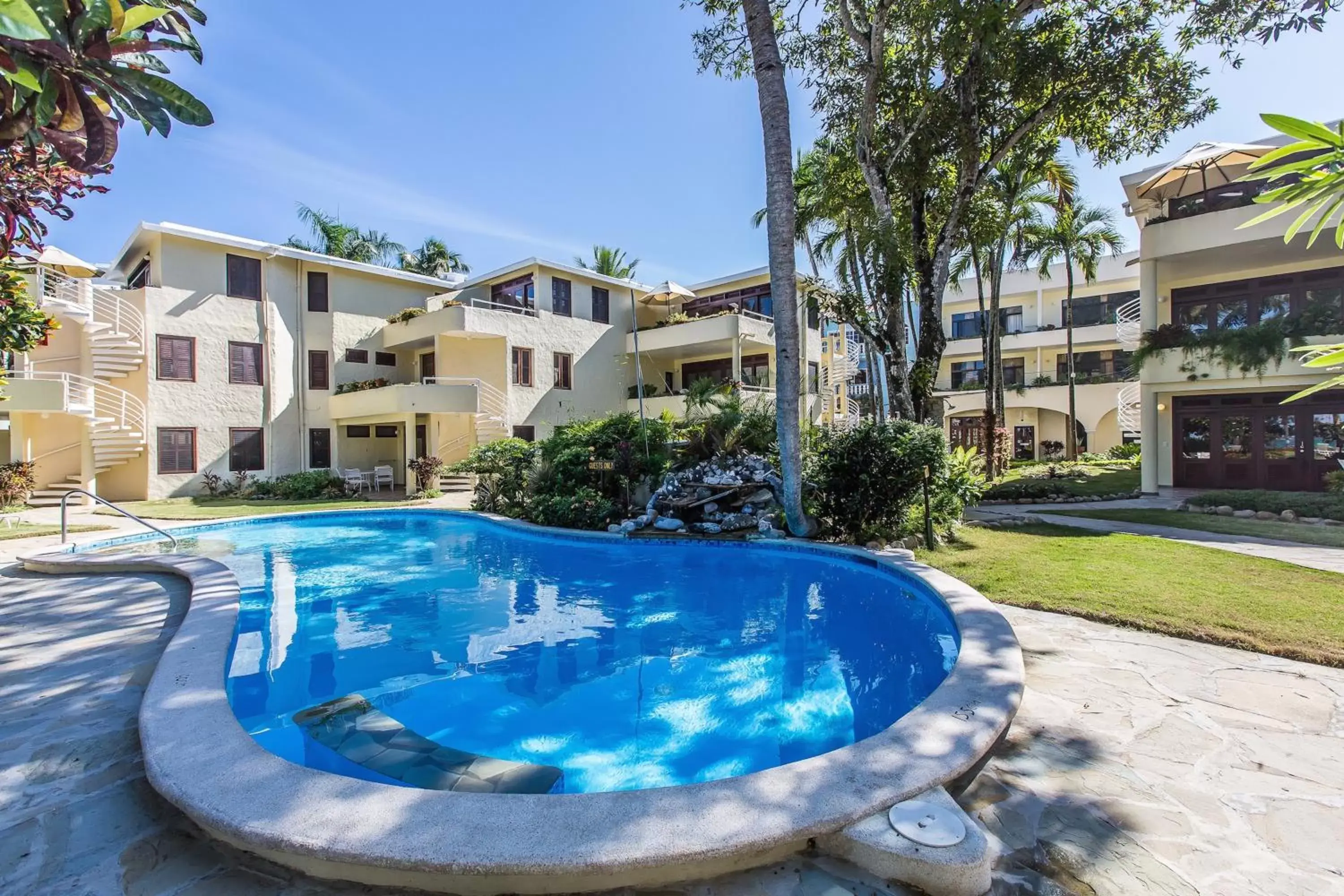 Swimming pool, Property Building in Cabarete Palm Beach Condos