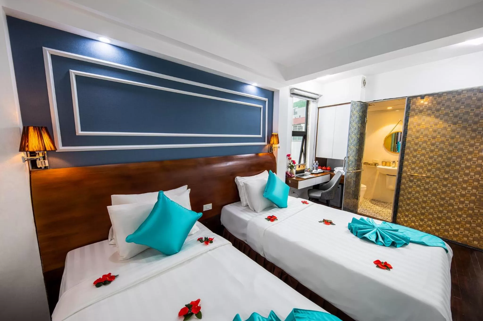 Bed in Hanoi Sisters Boutique Hotel & Spa & Travel