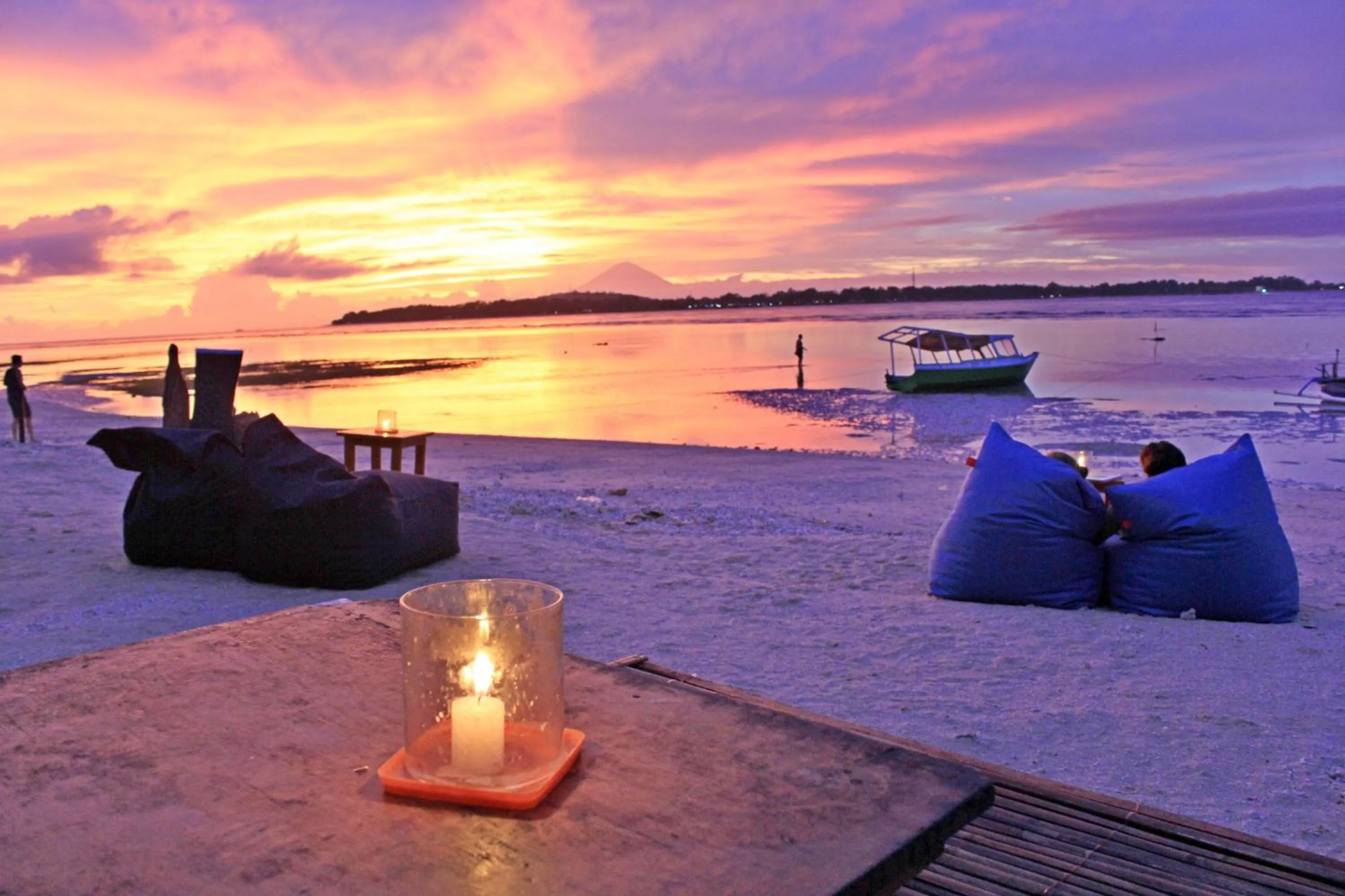 Restaurant/places to eat in Pandan Bungalow