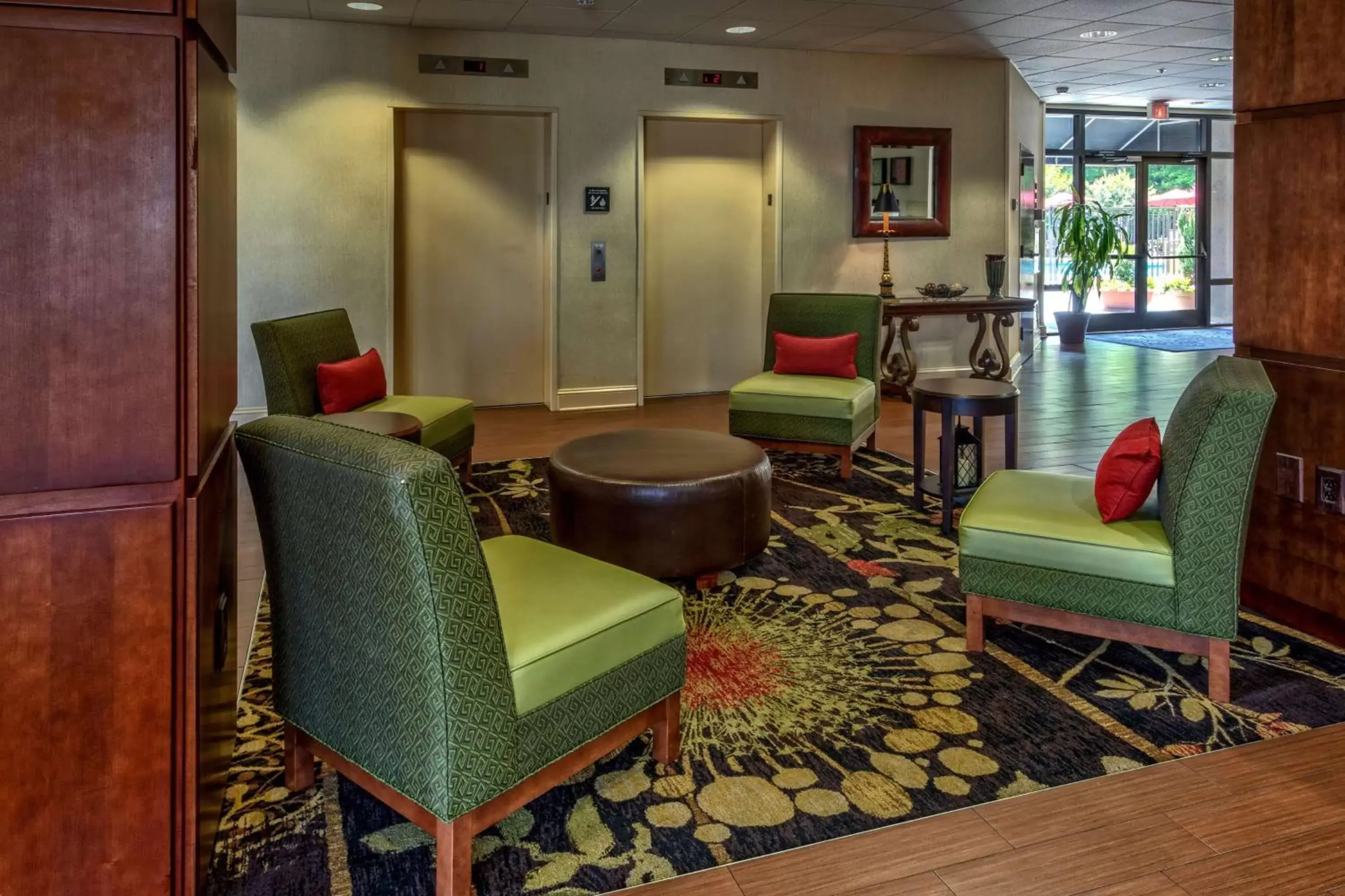 Lobby or reception, Lounge/Bar in Hampton Inn Rocky Mount